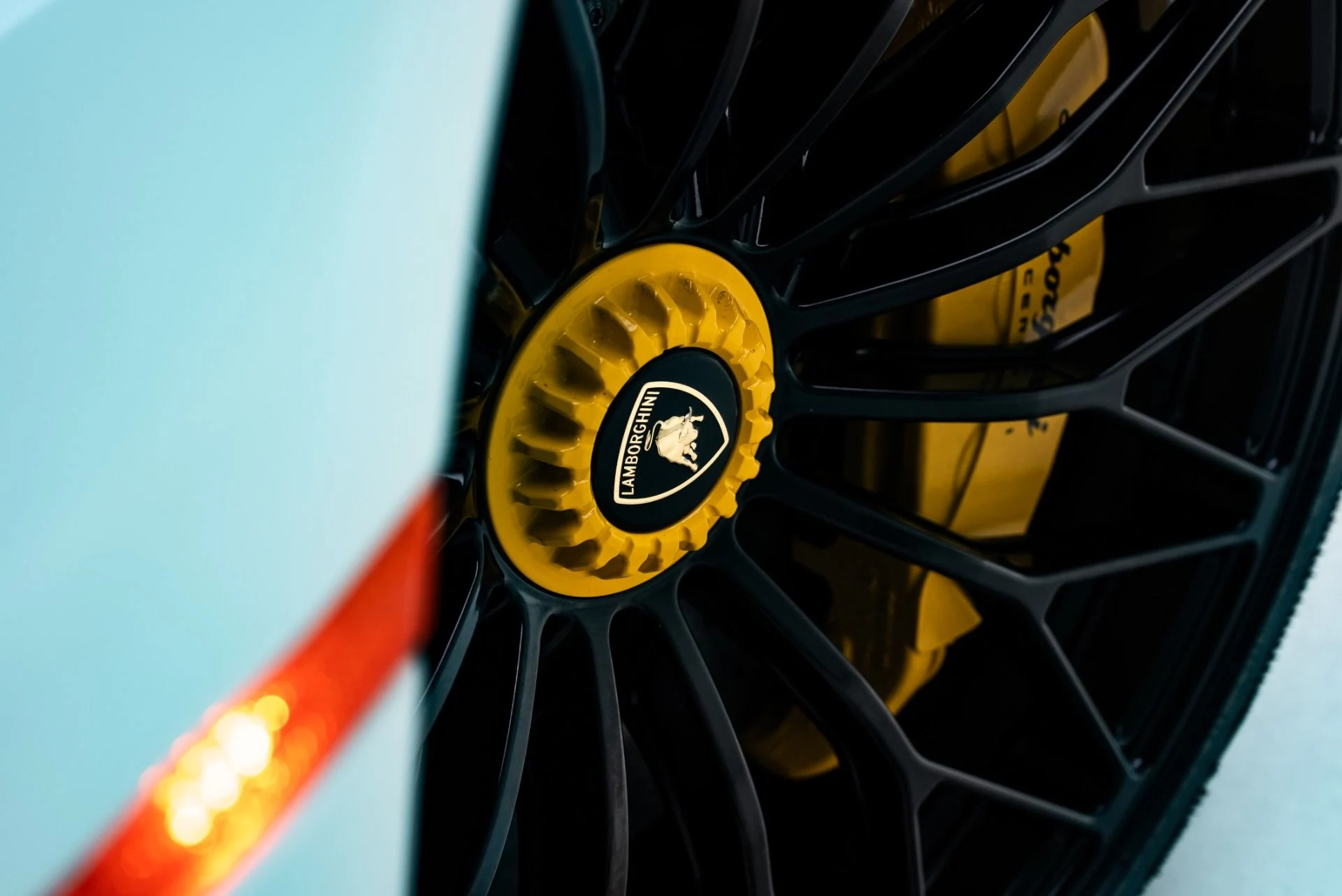 mph023_1542817953_Used_2016_Lamborghini_Aventador_SV_1775078140_db6f925571