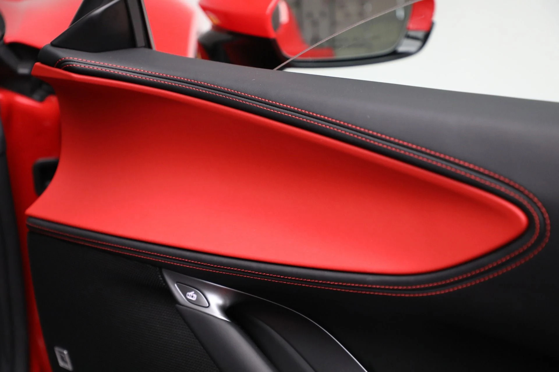 mph023_1542984363_Used_2021_Ferrari_SF_90_Stradale_03695d365a