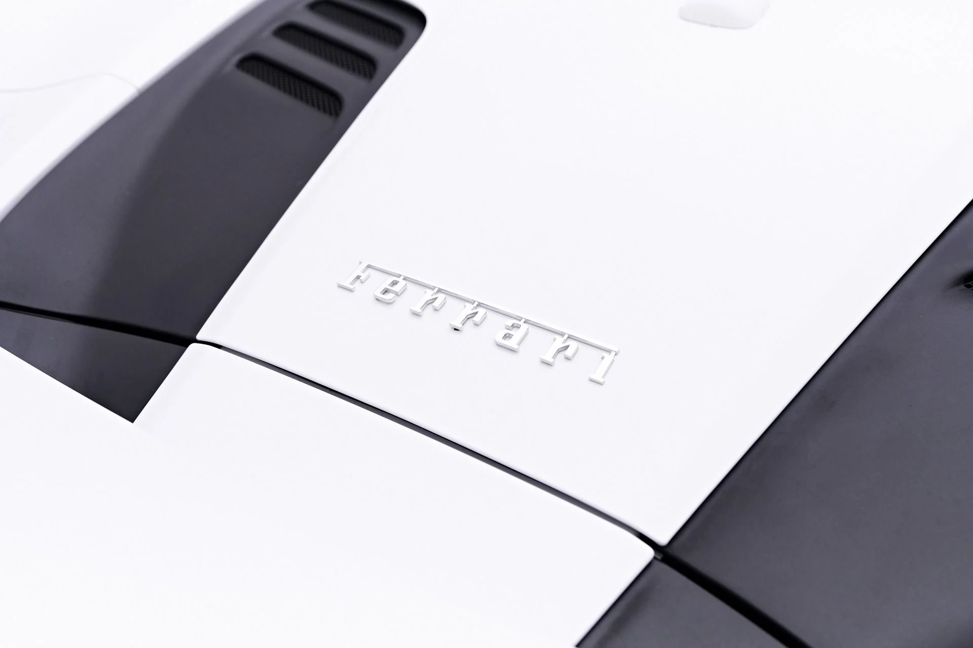 mph023_1553250092_Used_2023_Ferrari_F8_Spider_Base_1753926765_e0bc331ae2