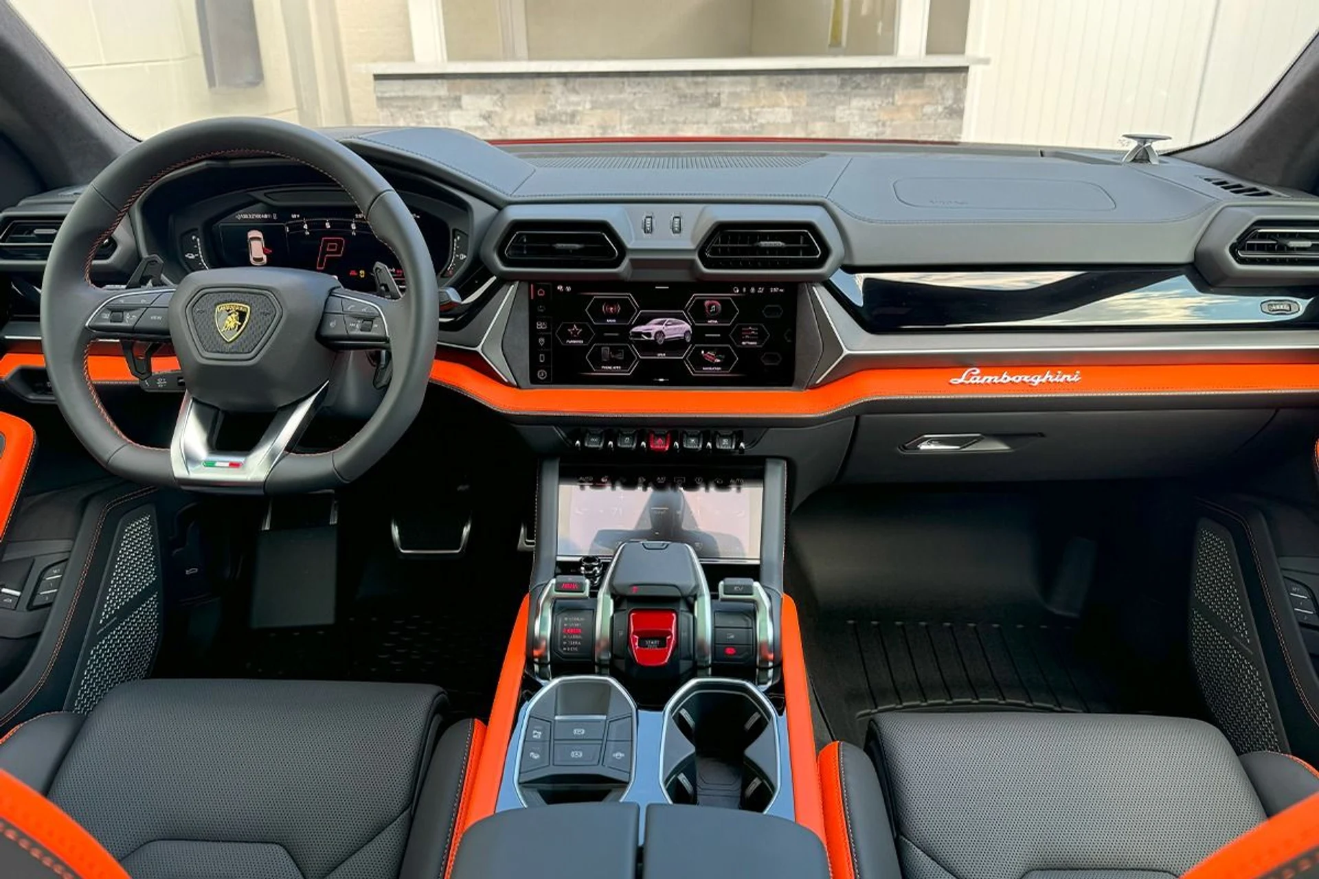 mph023_1553486142_Used_2025_Lamborghini_Urus_SE_1764804779_b2a11d89b3