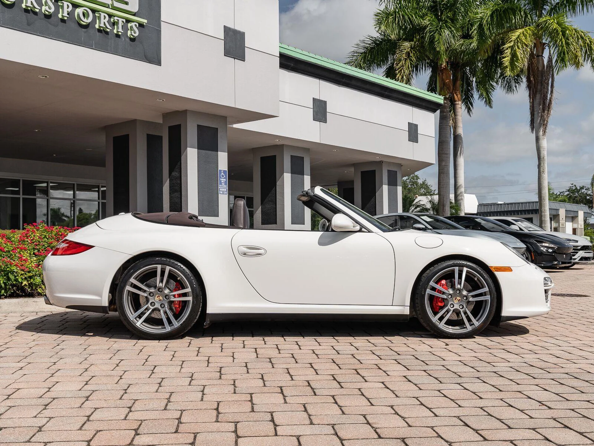 mph023_155834796_Used_2011_Porsche_911_Carrera_4_S_1787083396_e5e159e3bb