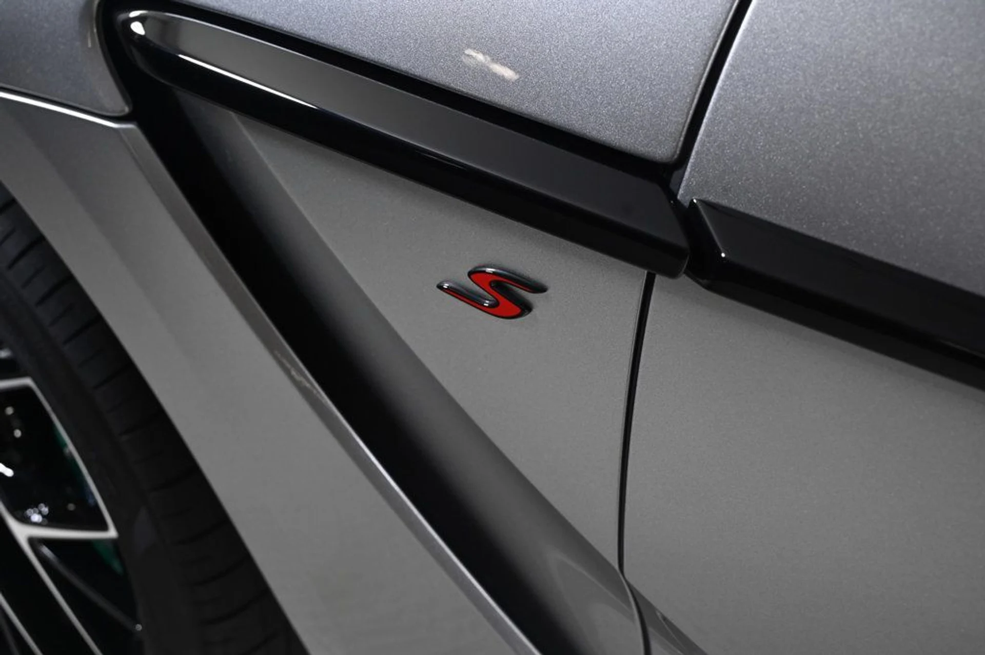 mph023_1558637167_new_2026_aston_martin_dbx_sawd_11350_22964216_23_1024_6b0427ae46