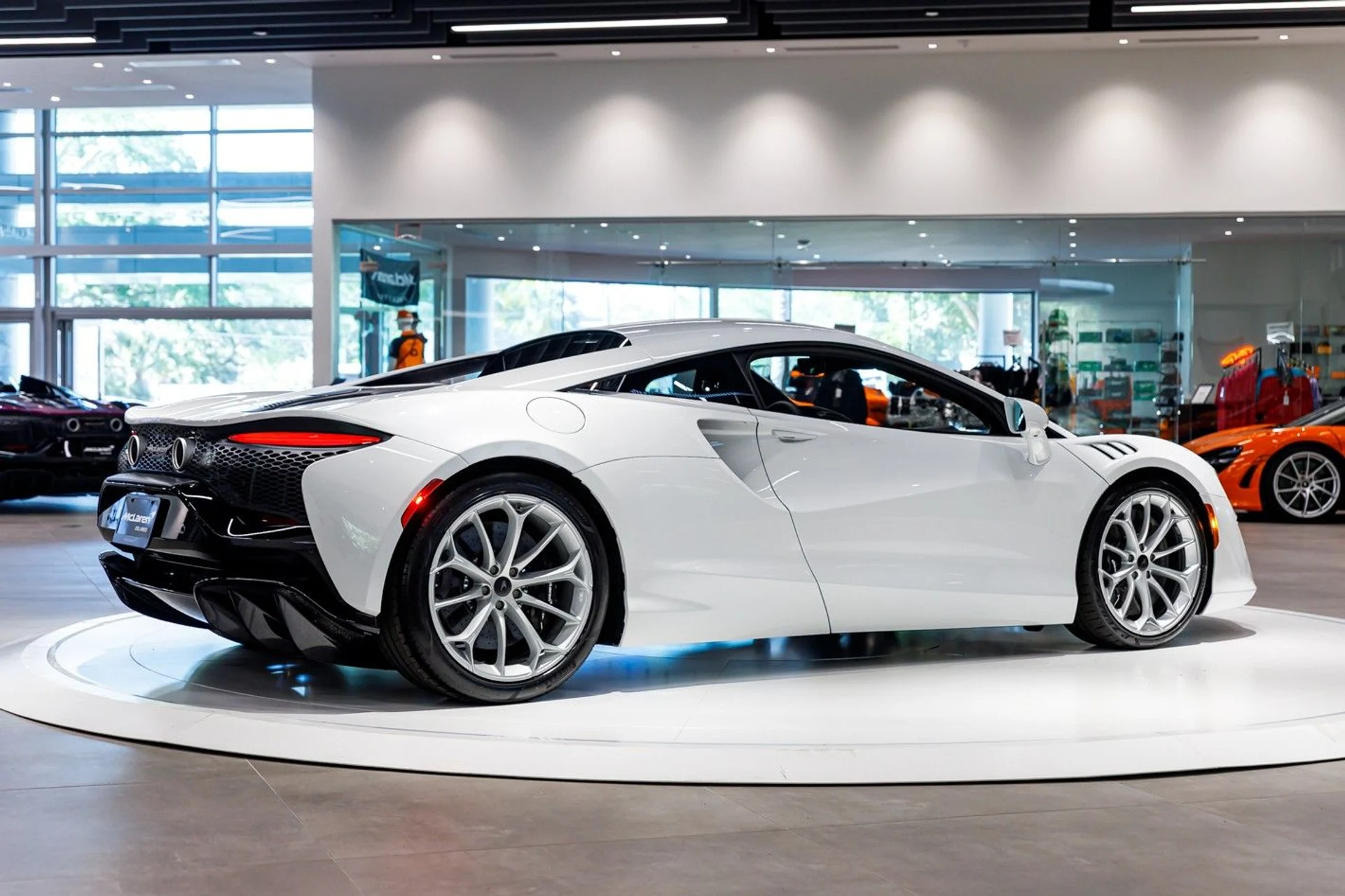 mph023_1564208798_669_p24_l_bdb8dc5bc6