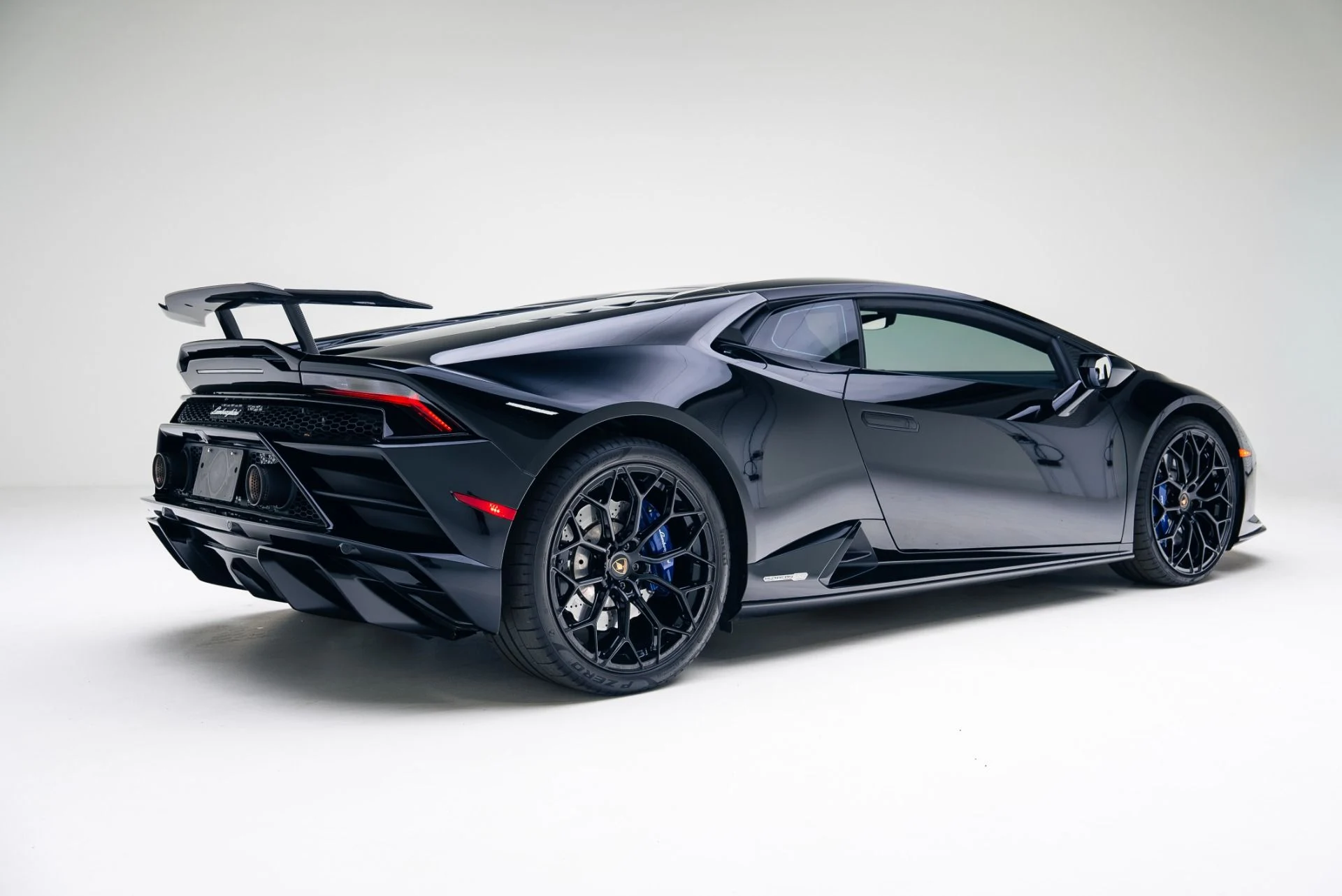 mph023_1568517091_Used_2021_Lamborghini_Huracan_EVO_1765497065_7c29093796