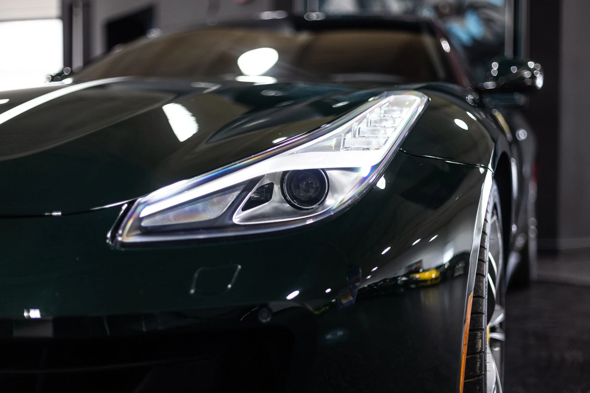 mph023_1568658365_Used_2018_Ferrari_GTC_4_Lusso_Tailor_Made_70th_Anniversary_HUGE_STICKER_1772204837_b1ce5335f9