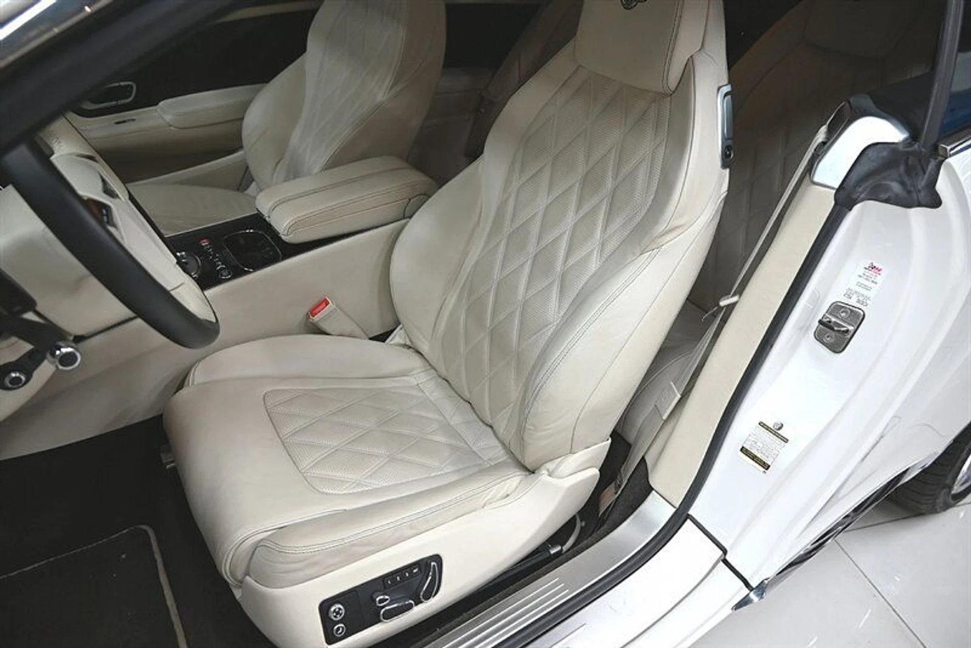 mph023_1572455919_94a4ab6e49_800_602527f45b