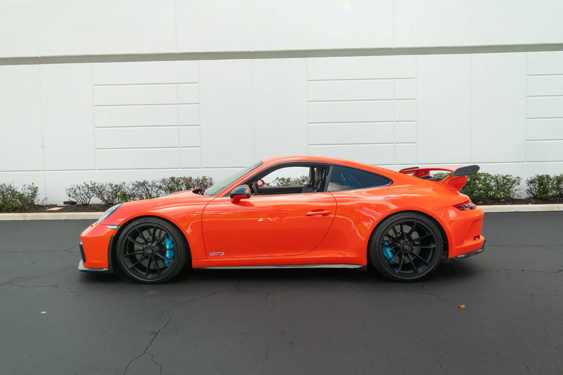 mph023_1574440486_Used_2018_Porsche_911_GT_3_1758911261_094fa6a473