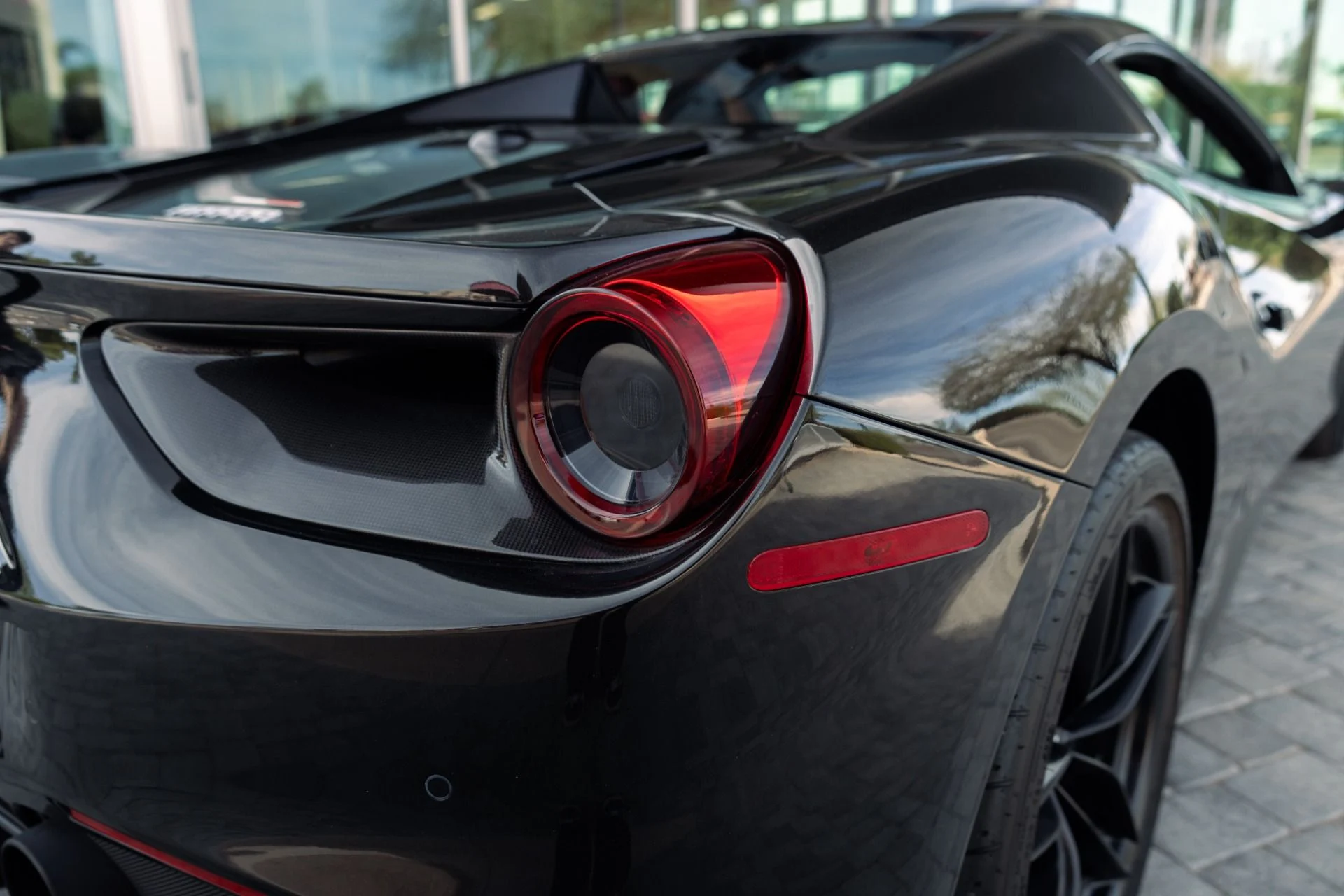 mph023_1580041231_Used_2018_Ferrari_488_Spider_1771975776_08781bea21