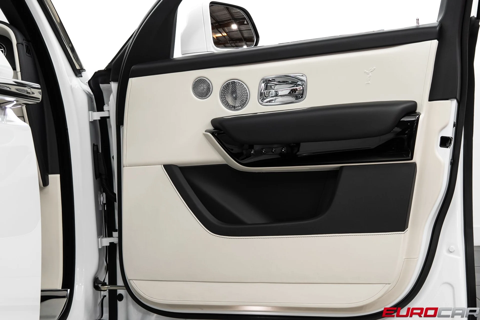 mph023_158401611_5f5d0e8a_001c_4497_a5f3_eedf47671737_4735f892db