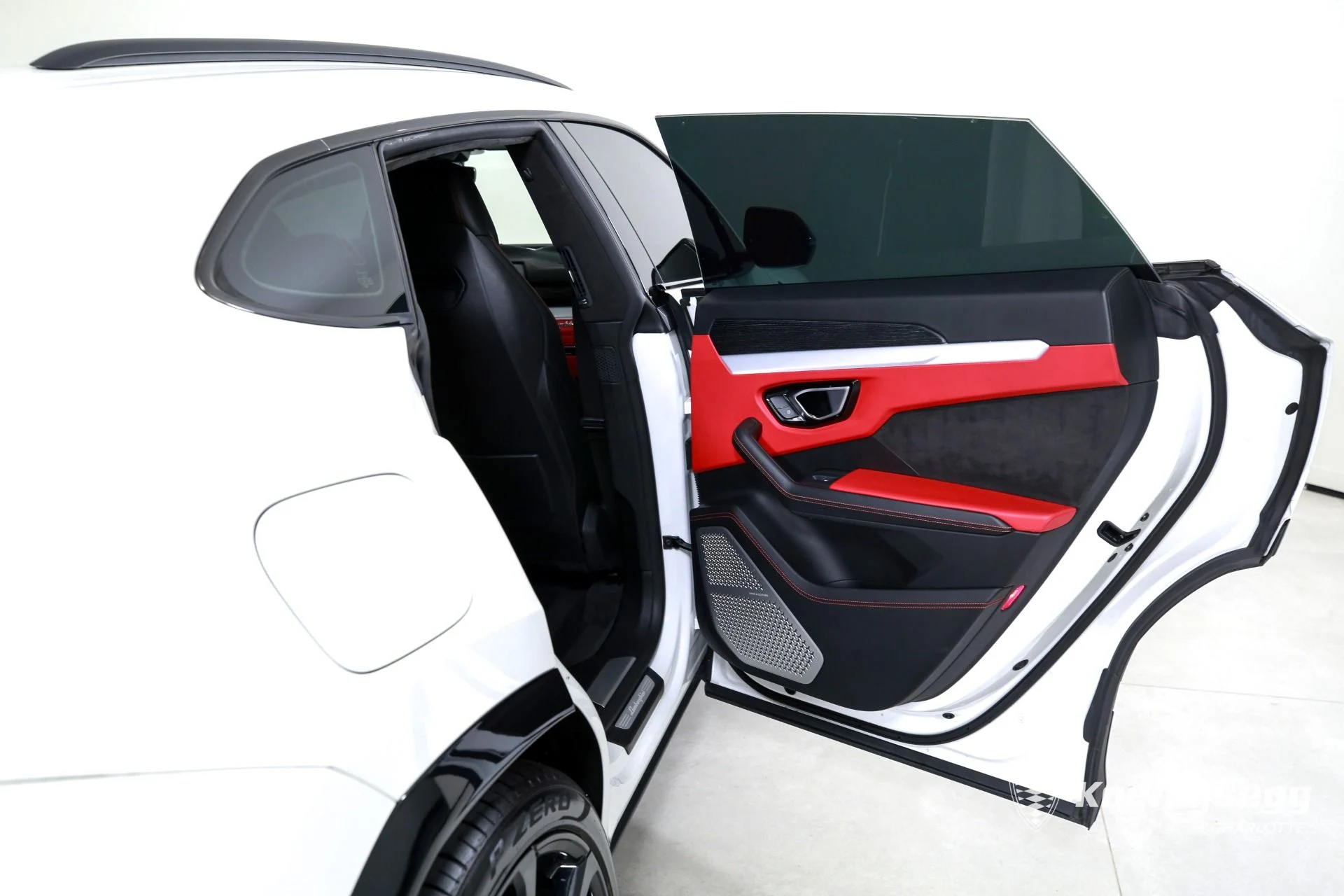 mph023_1592922670_Used_2019_Lamborghini_Urus_1760976119_b10ec7a4d5