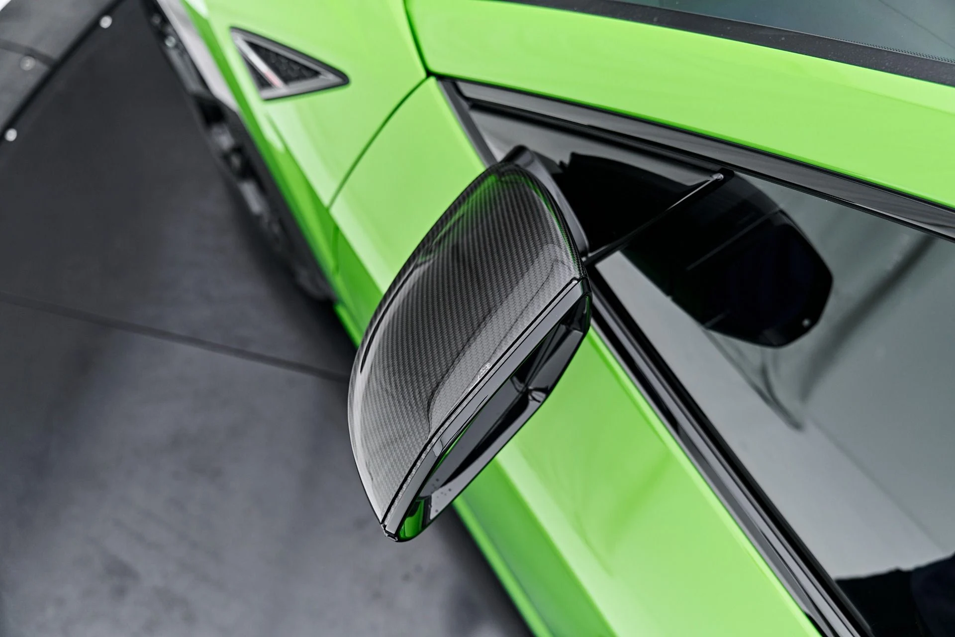 mph023_1594003227_Used_2023_Lamborghini_Urus_Performante_1790376288_9cee0912a0