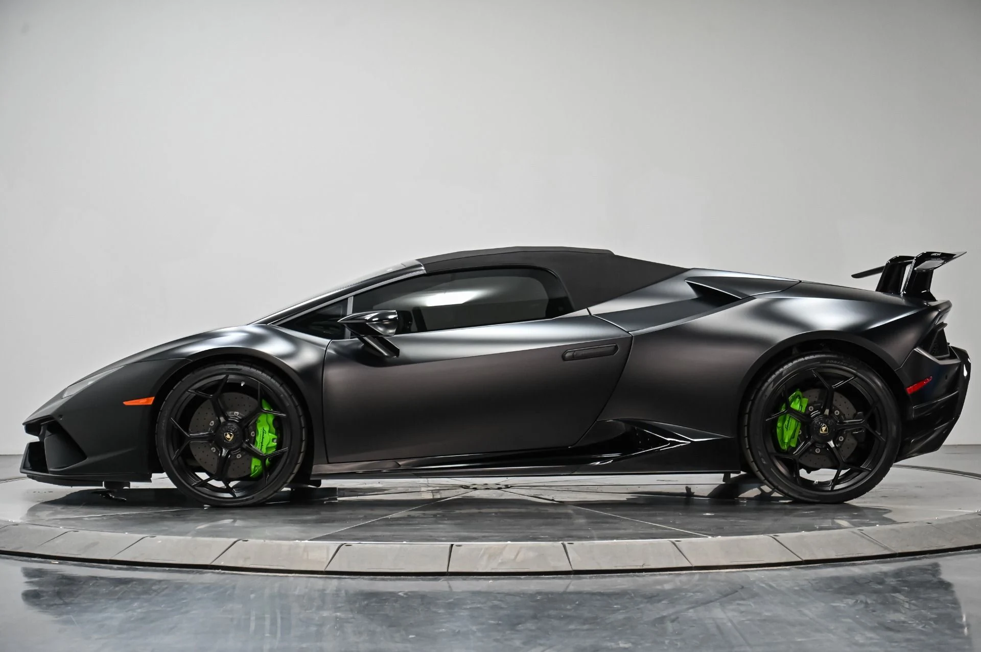 mph023_1596042305_Used_2019_Lamborghini_Huracan_Performante_1756916743_082524a61a