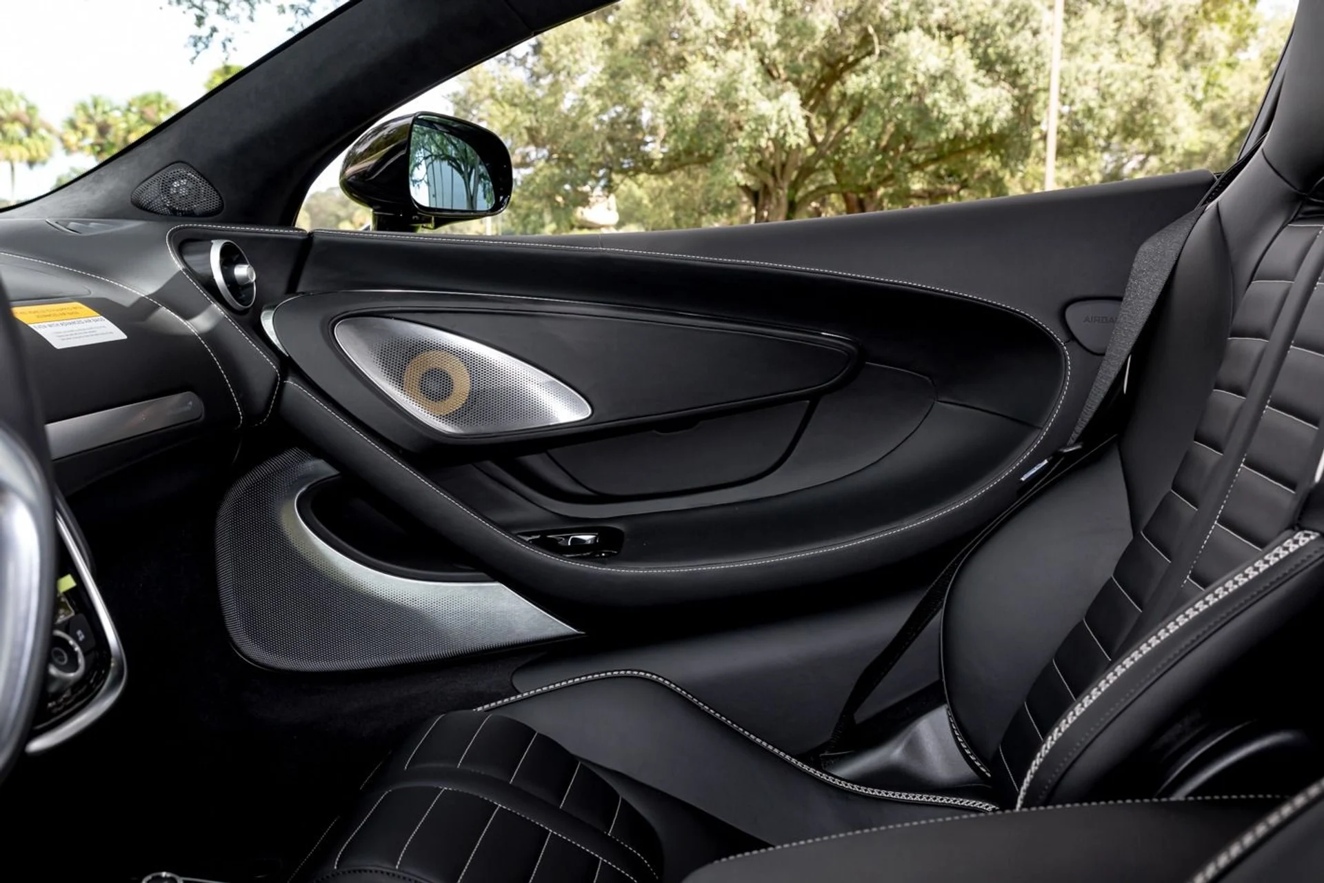 mph023_159872241_452_p24_l_8af306180c