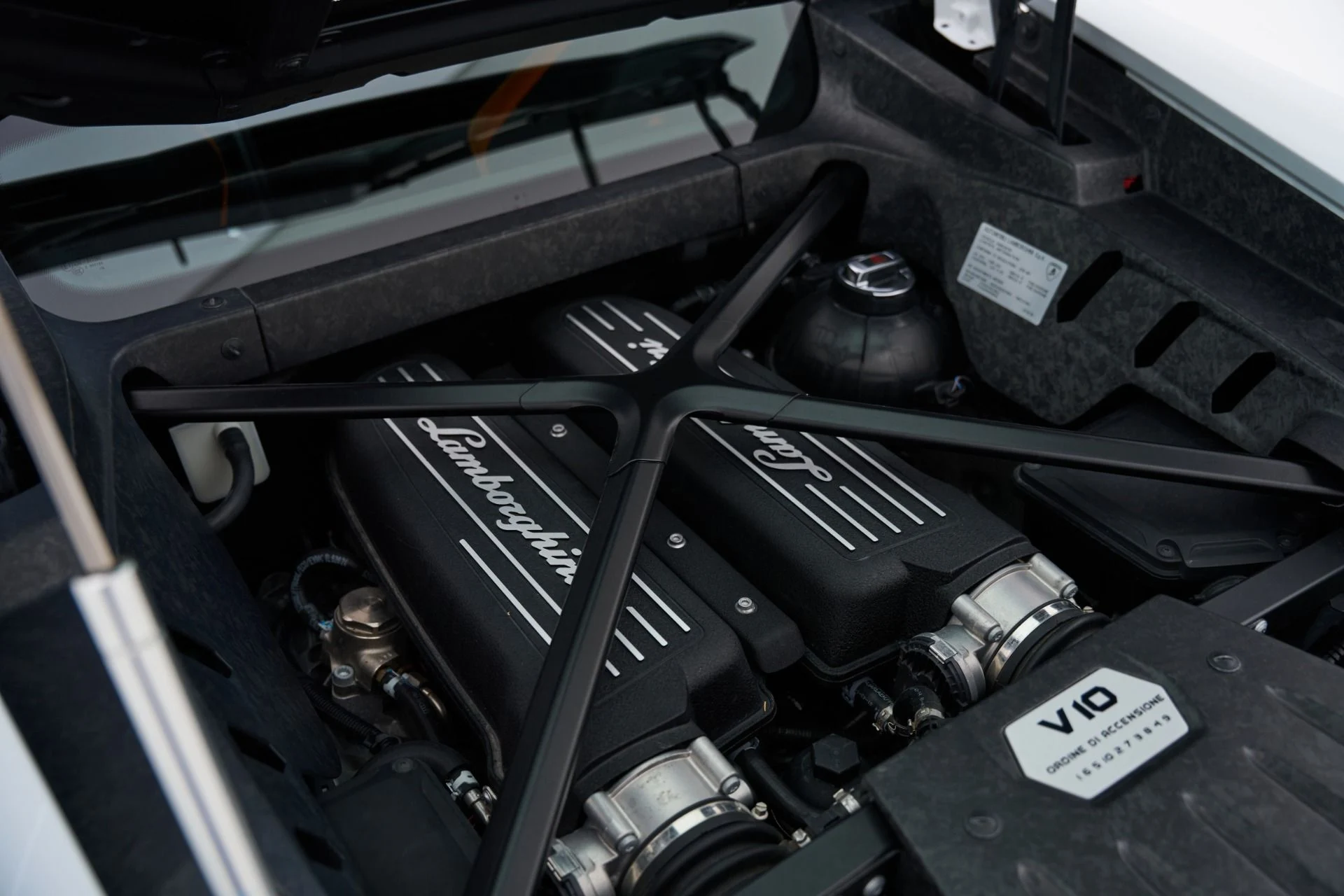 mph023_1599981800_Used_2015_Lamborghini_Huracan_LP_610_4_1792523960_a09af8f3d5