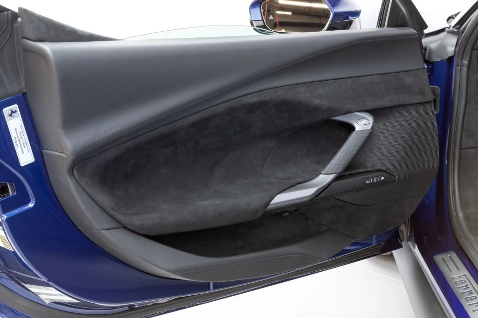 mph023_1603332785_Used_2023_Ferrari_296_GTS_3df4e7badb