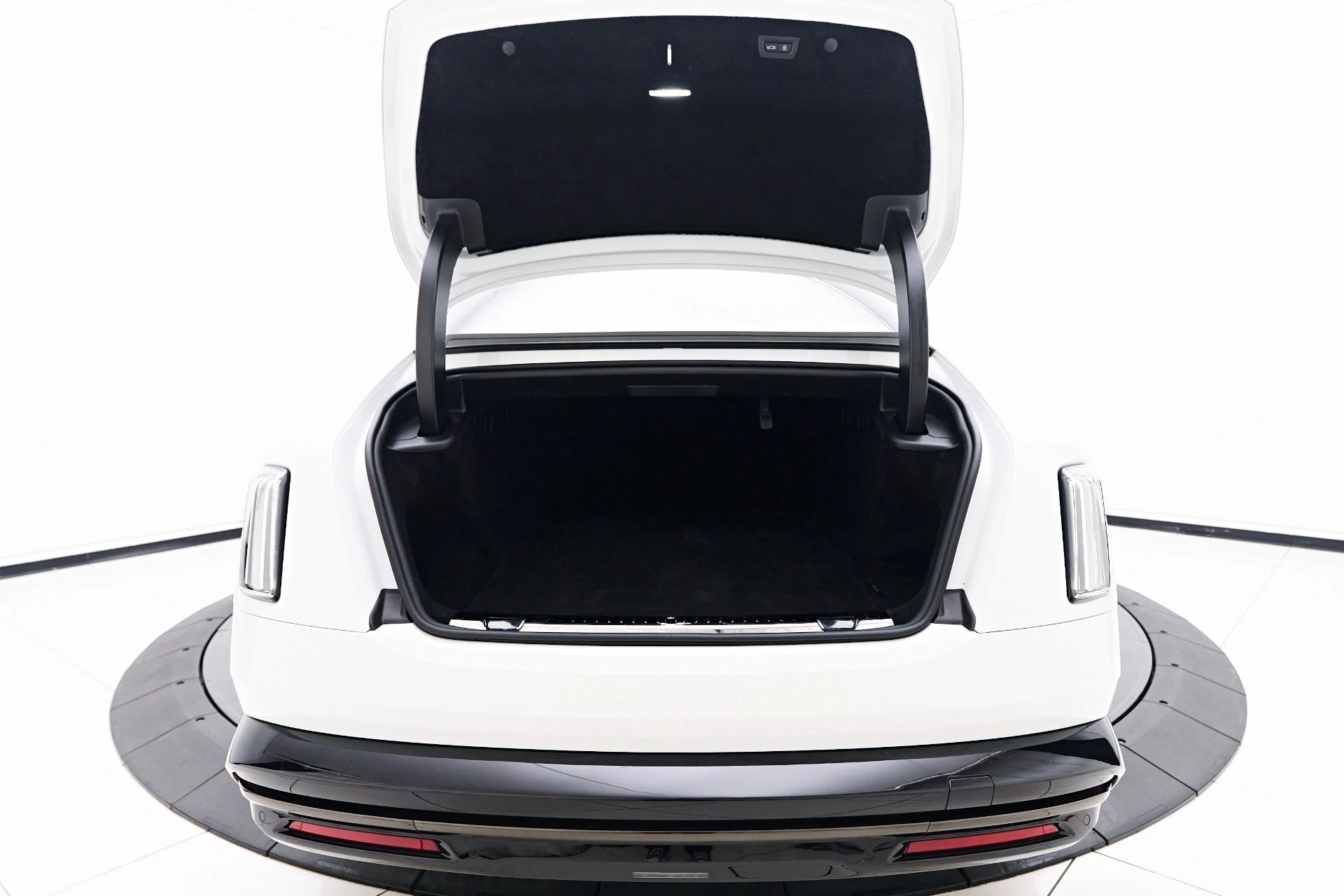 mph023_1610175691_Used_2025_Rolls_Royce_Spectre_Base_1753213338_86825b2bc1