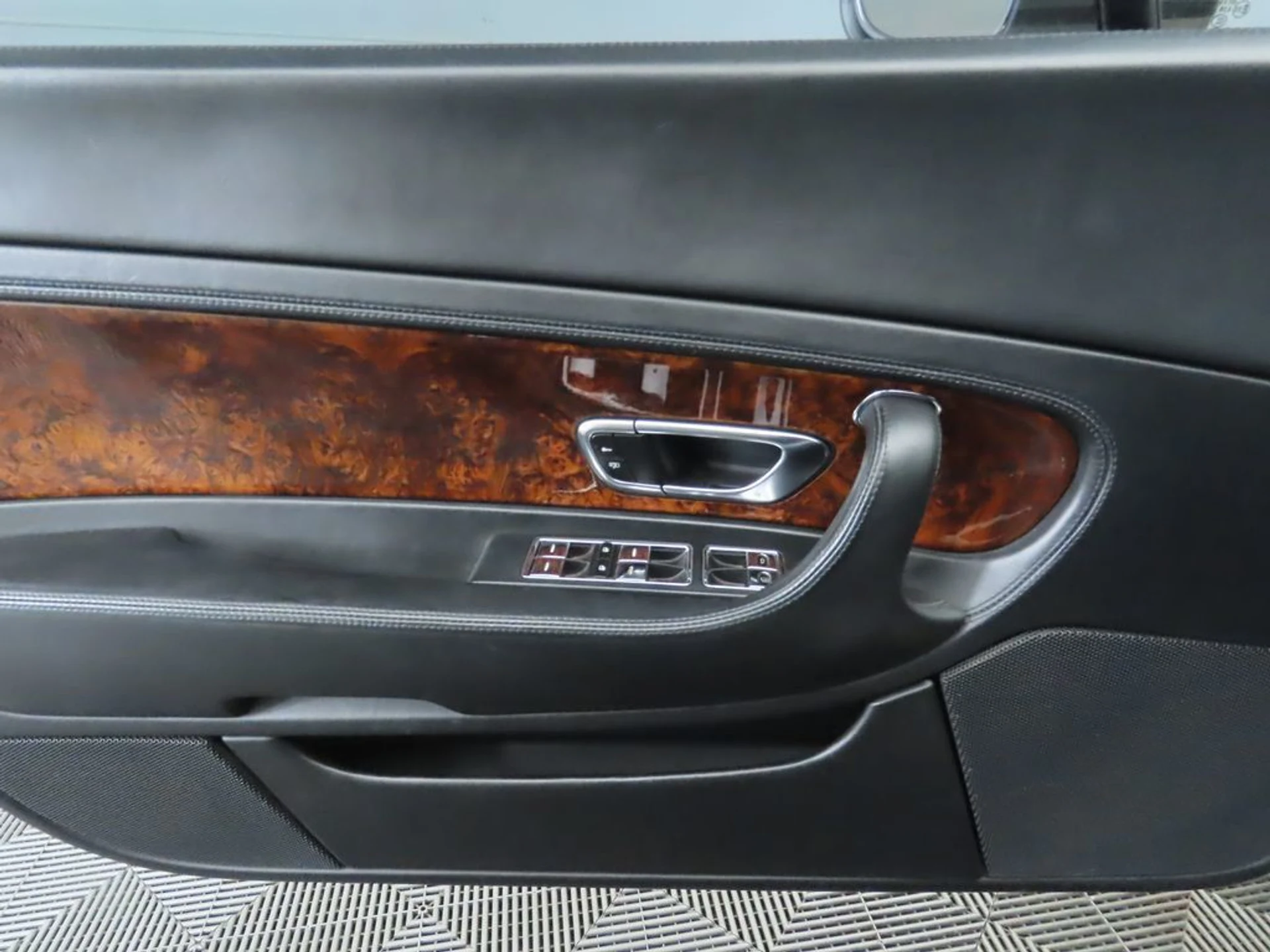 mph023_1616552797_used_2005_bentley_continental_2drcoupegt_8119_22978544_24_1024_342dedfd83