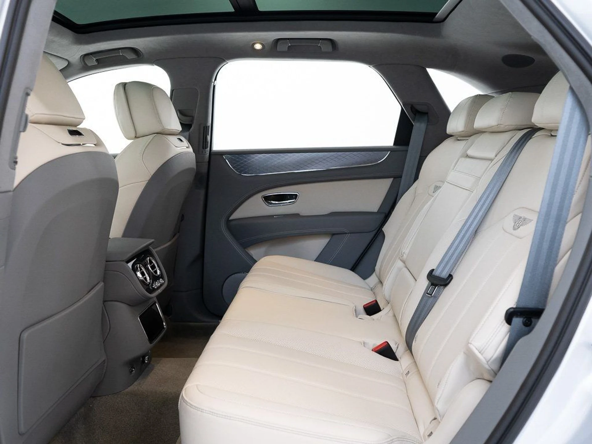 mph023_1622619995_c4c10f7a7cf207abb089fff52792f79a_15965aec38