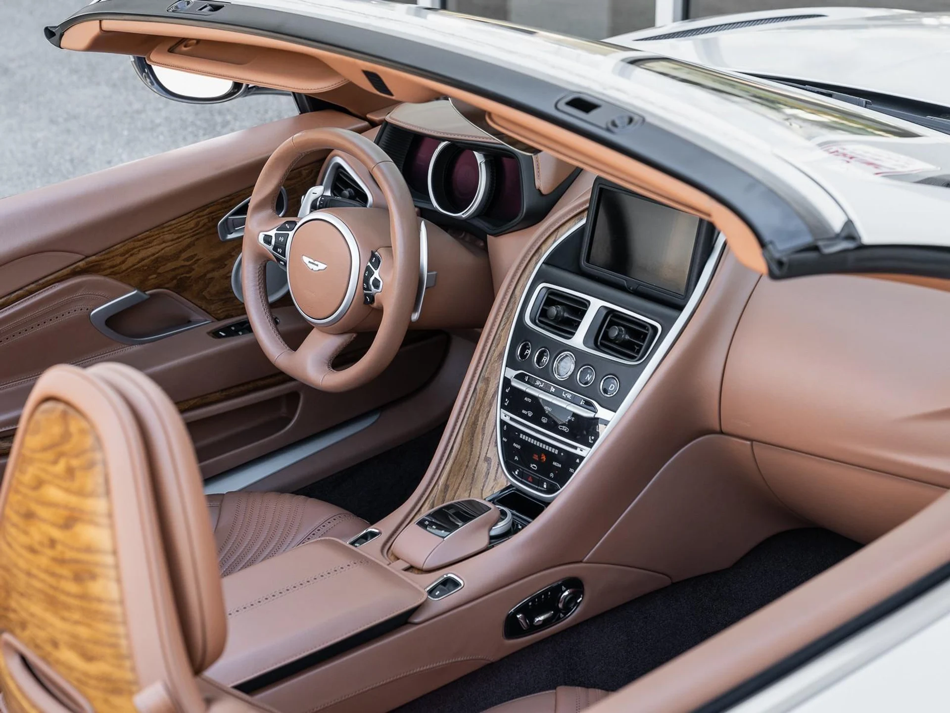 mph023_1623520870_Used_2019_Aston_Martin_DB_11_1760731540_f5df6ea71c