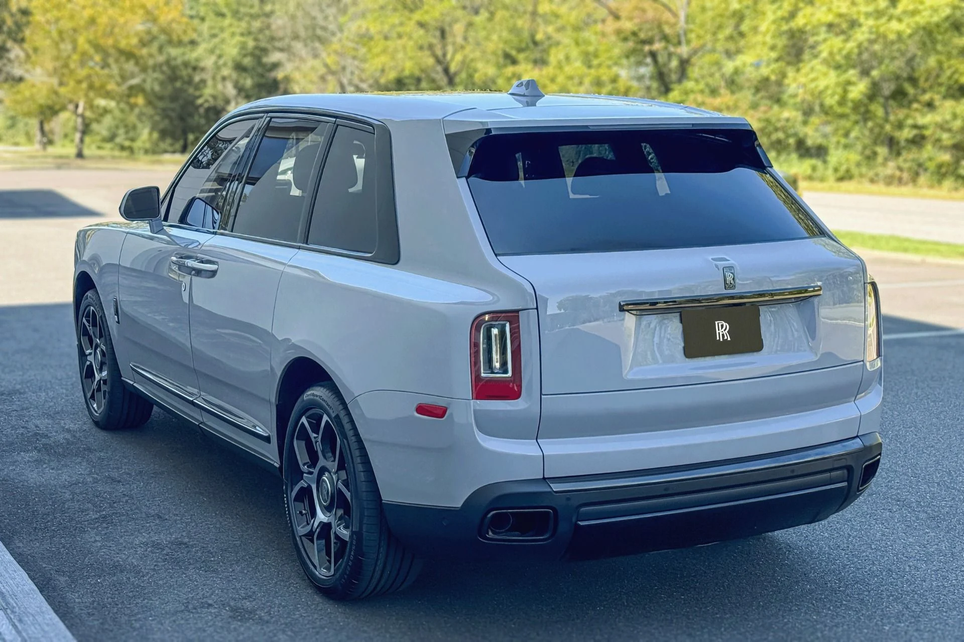 mph023_1624337708_Used_2022_Rolls_Royce_Black_Badge_Cullinan_1758544859_0351d97226