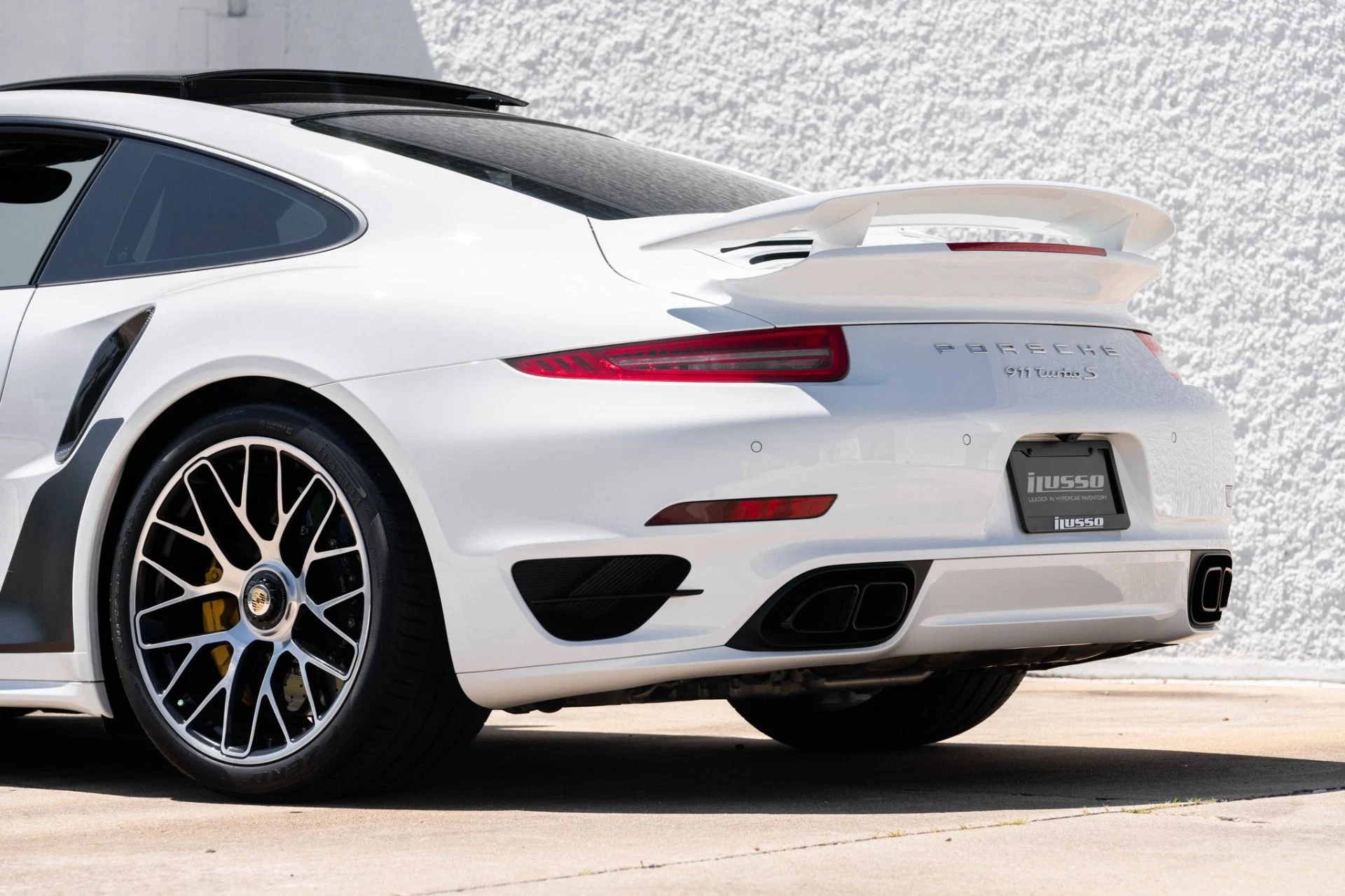 mph023_1625648377_Used_2016_Porsche_911_Turbo_S_1757446790_a8e1f22a7d