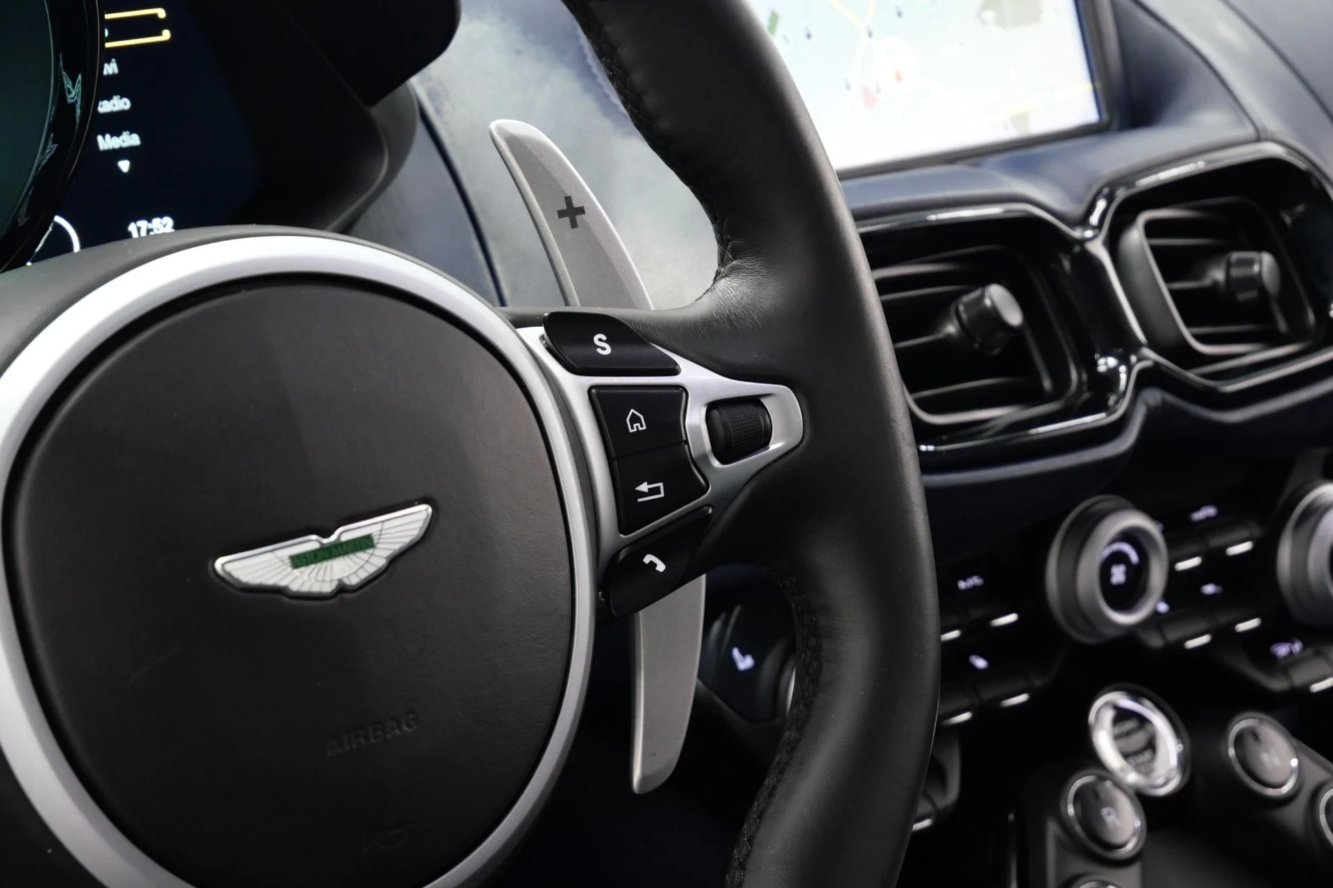 mph023_1639126635_Used_2020_Aston_Martin_Vantage_Twin_Turbo_V8_Comfort_Collection_Beautiful_Inside_and_Out_1769203114_1488f950d4