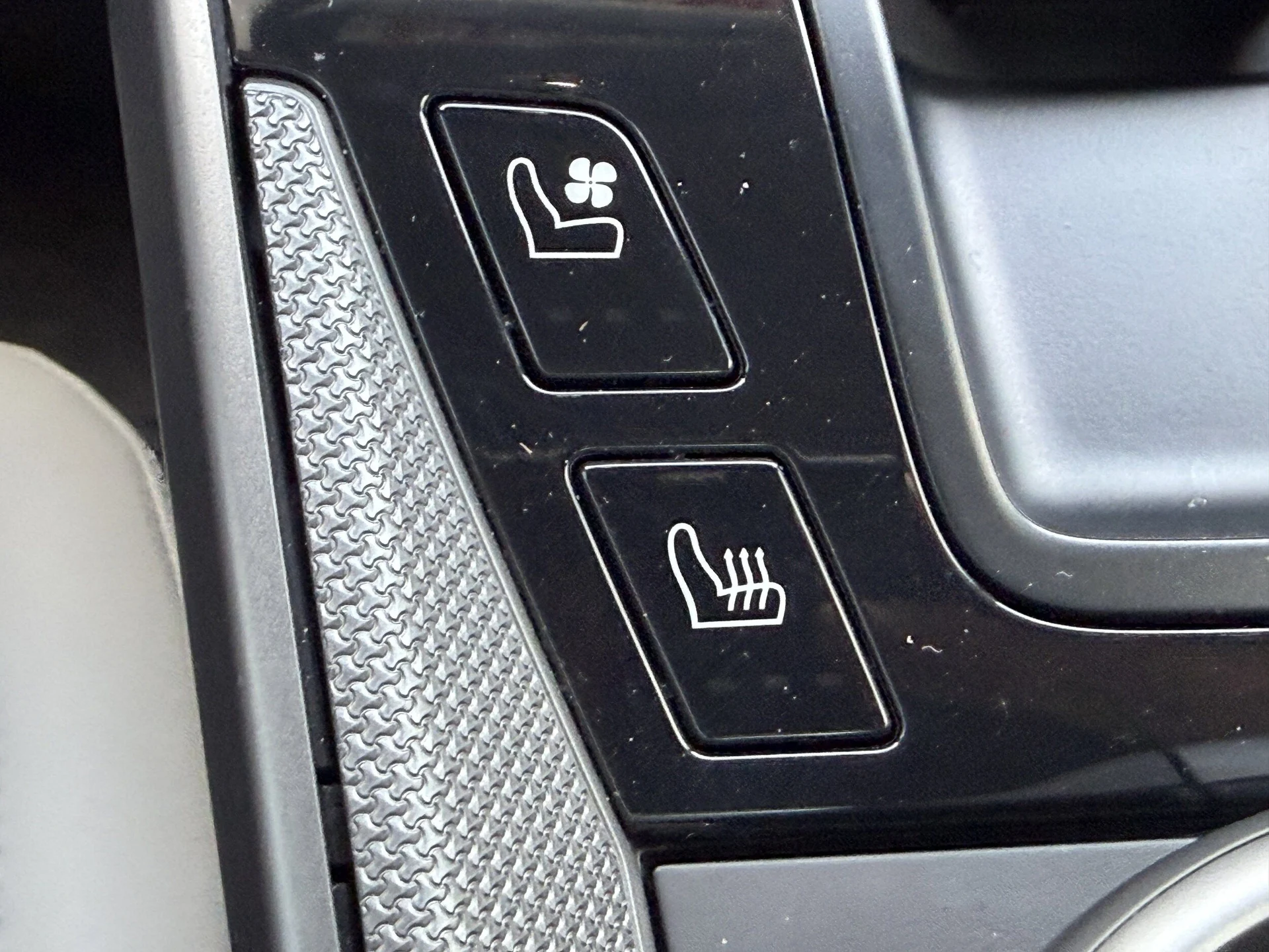 mph023_164014072_a29ea0a8ec76d4998e4972737d1c6154x_4f75eaf50e