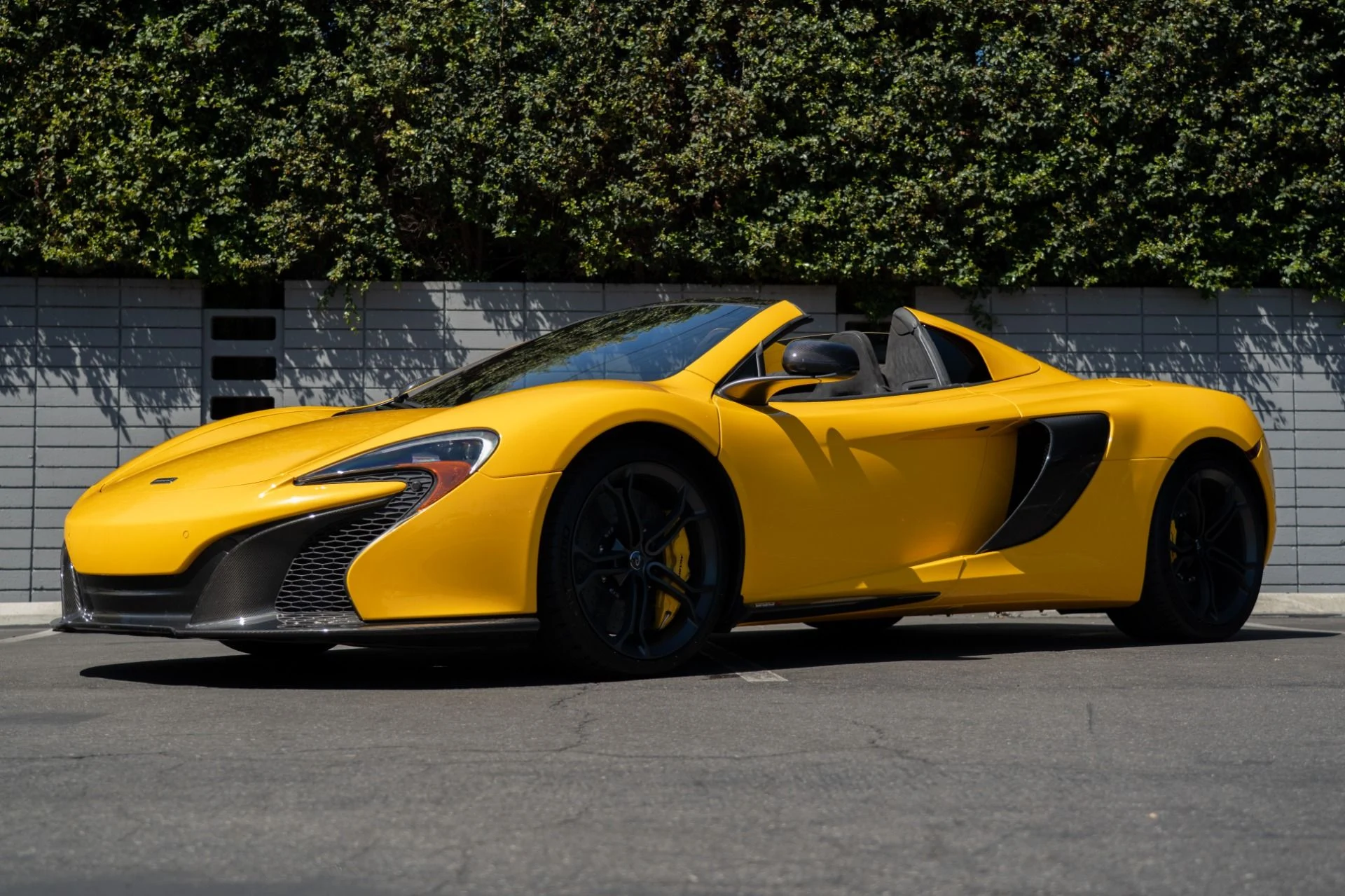 mph023_1646714590_Used_2016_Mc_Laren_650_S_Spider_1757368630_241b4ccc74