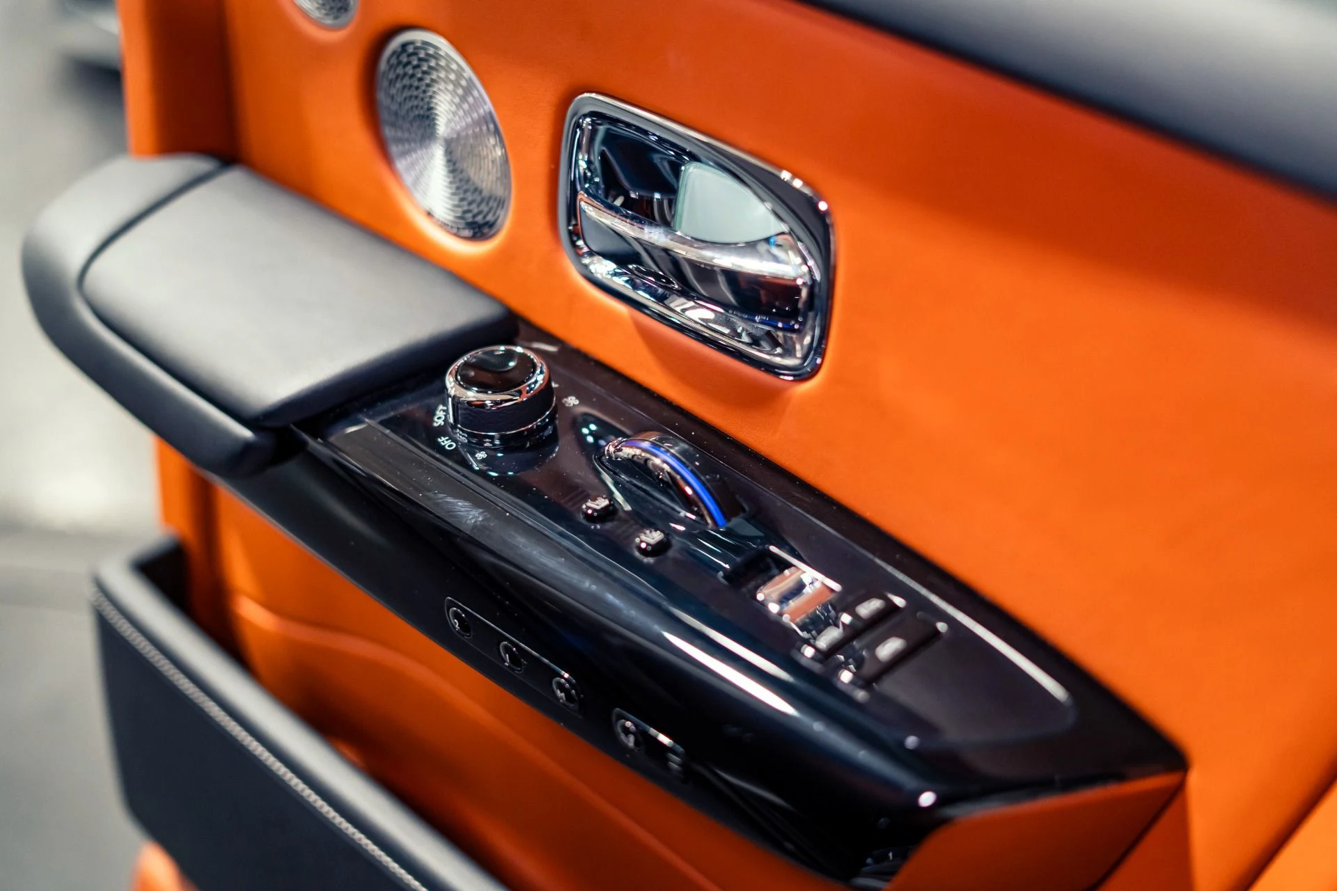 mph023_1651089833_Used_2018_Rolls_Royce_Phantom_Mansory_Edition_1780351839_4c6583a42f