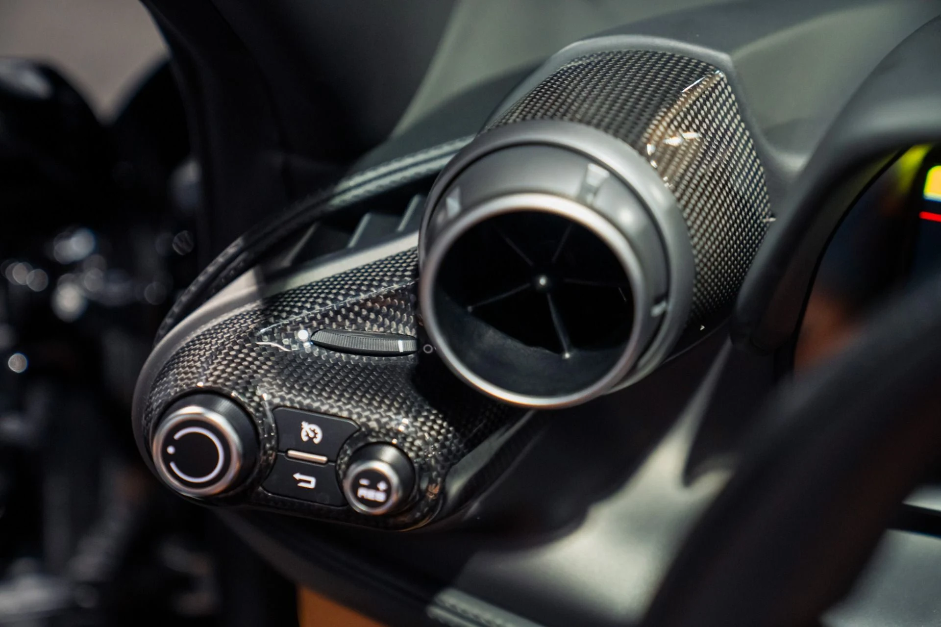 mph023_1653197533_Used_2022_Ferrari_F8_Spider_Full_Carbon_Interior_1786195645_96aa9fb39a