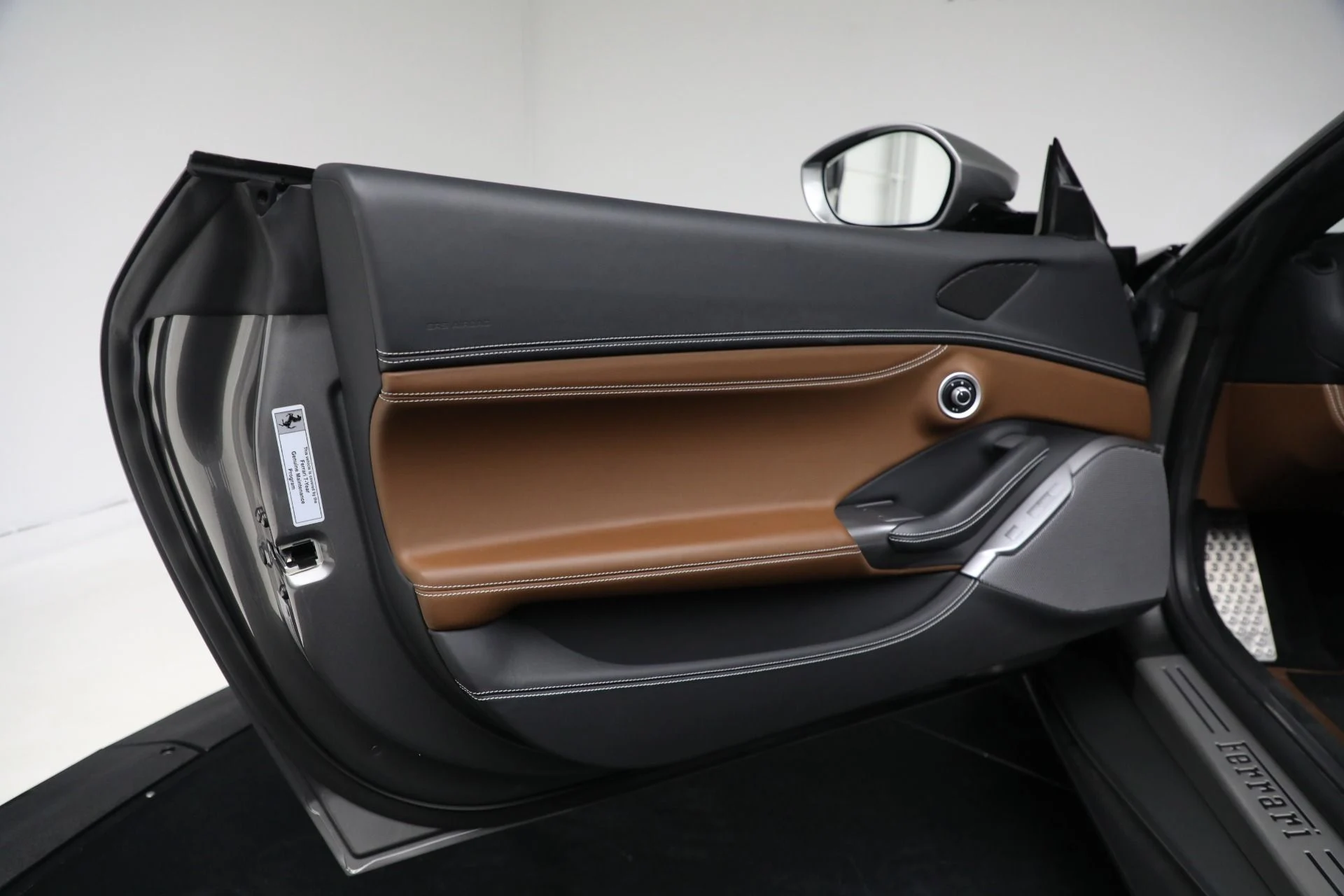 mph023_1654955330_Used_2019_Ferrari_Portofino_7b812d43ff