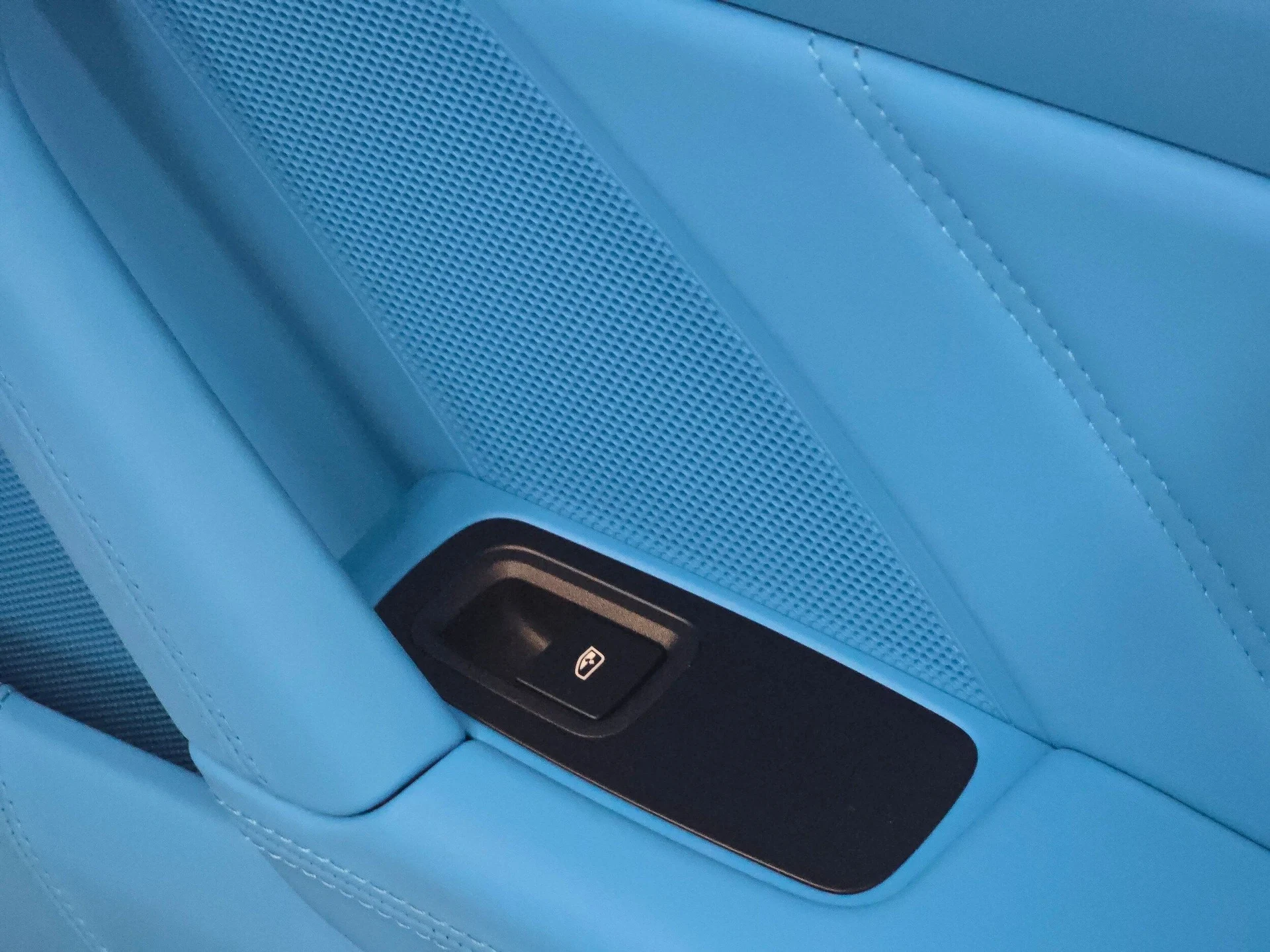 mph023_1656230575_db132835d1e6766339c9e7fe2a1b323bx_f39667ee96