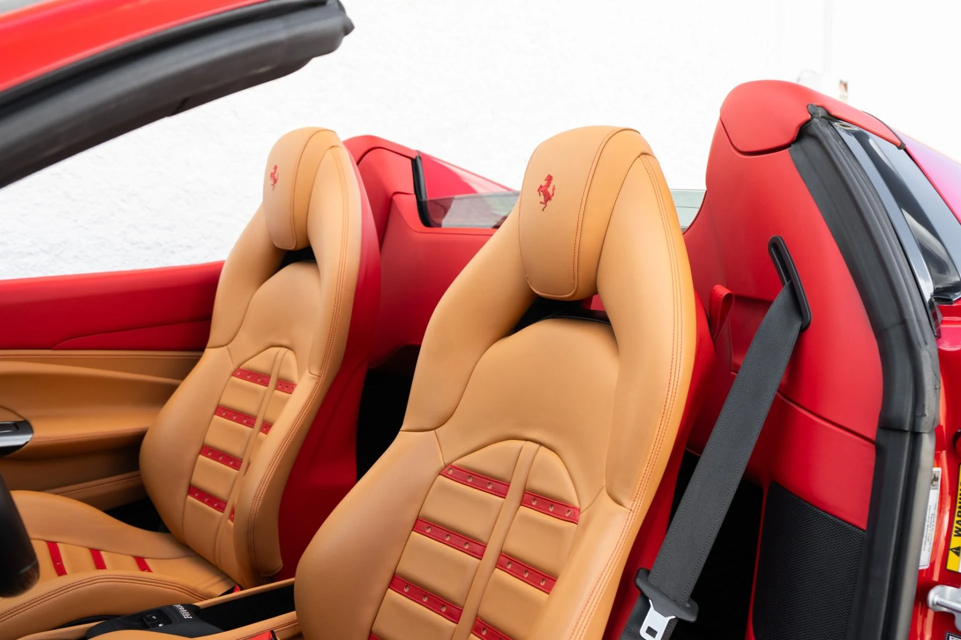 mph023_1662897228_Used_2023_Ferrari_F8_Spider_1759528459_a2377c5ec3