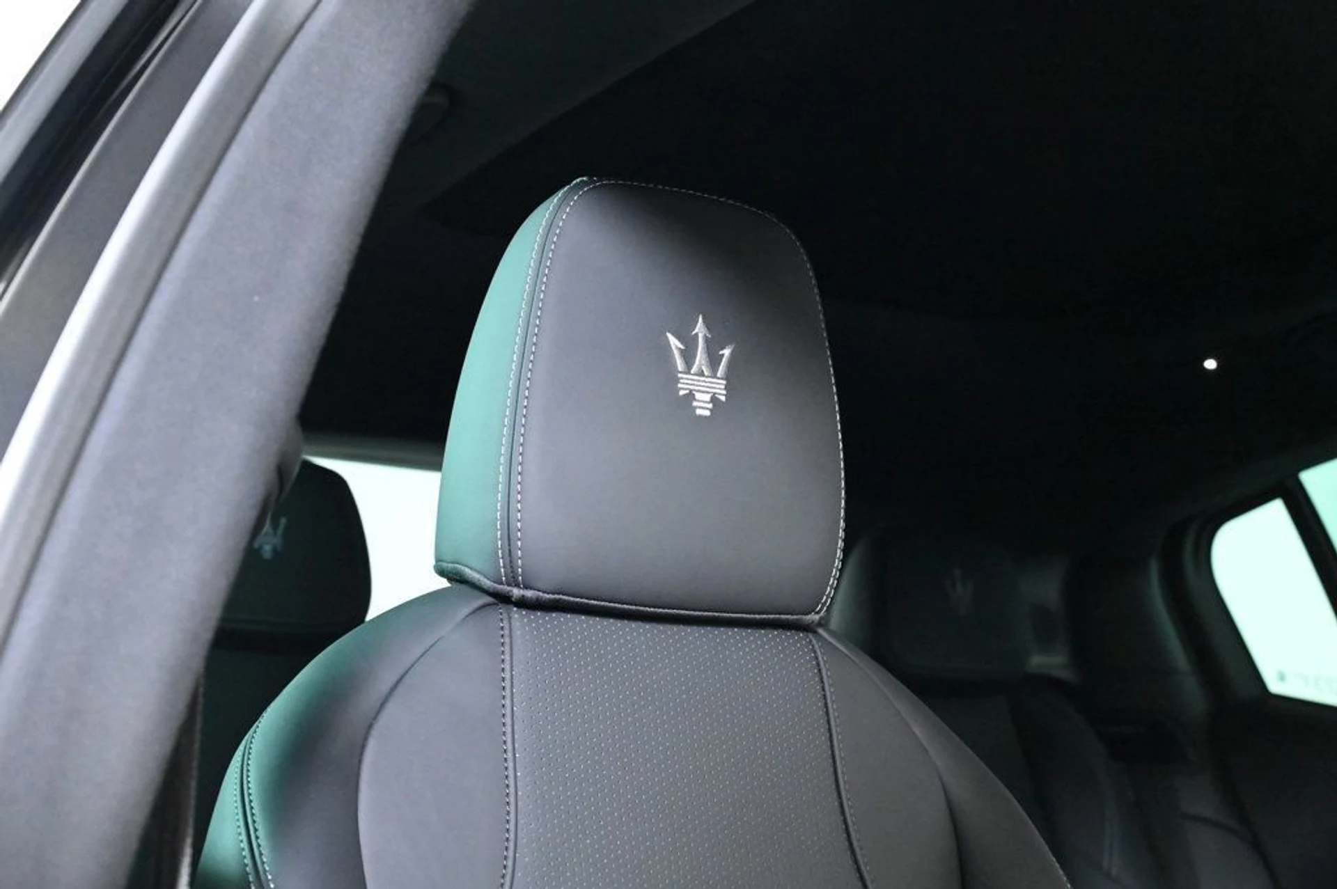 mph023_1664095733_used_2025_maserati_grecale_modena_11350_22941756_23_1024_4d5fb0ceb6