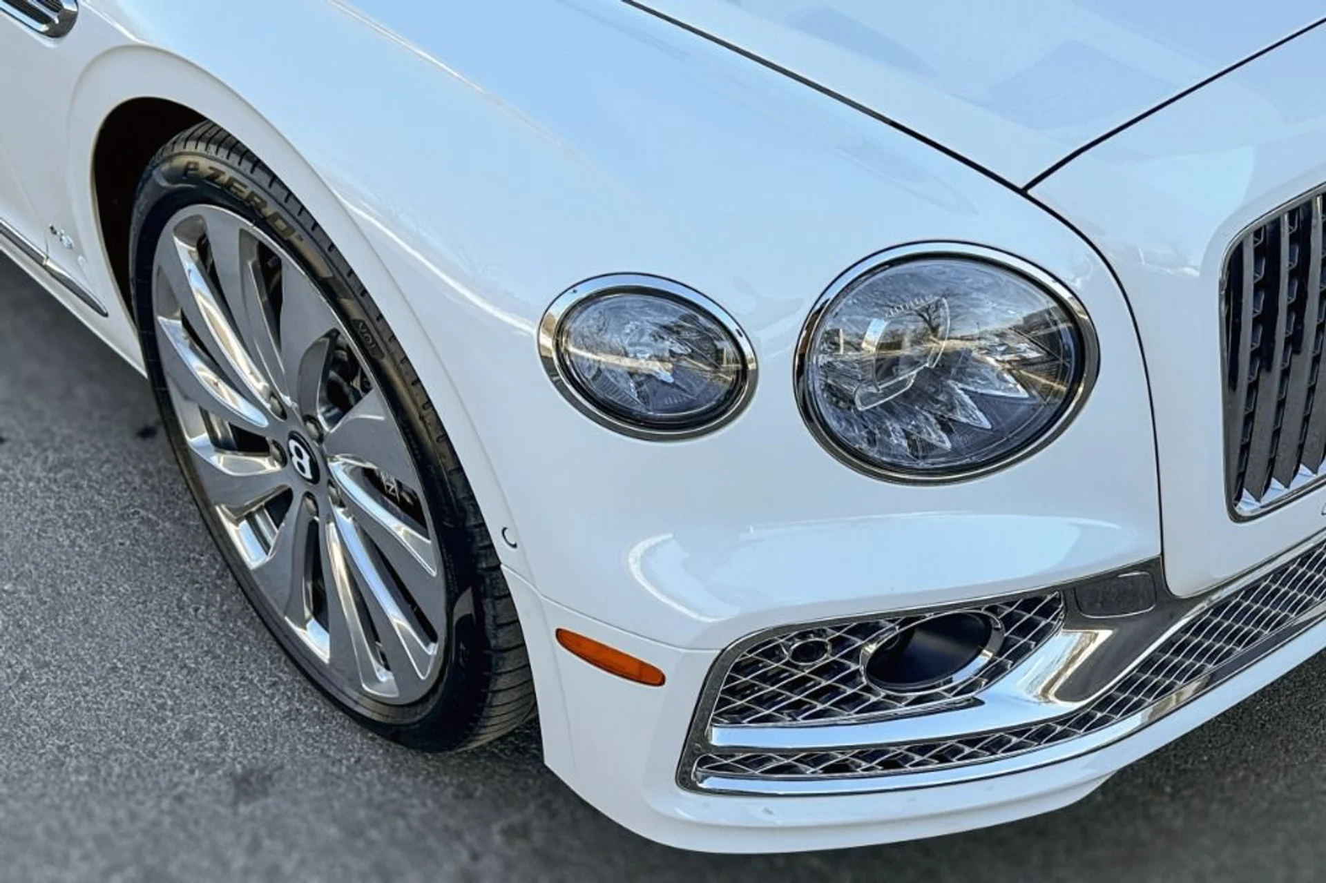 mph023_1670660048_Used_2021_Bentley_Flying_Spur_V8_Base_1770376346_2a97922a56