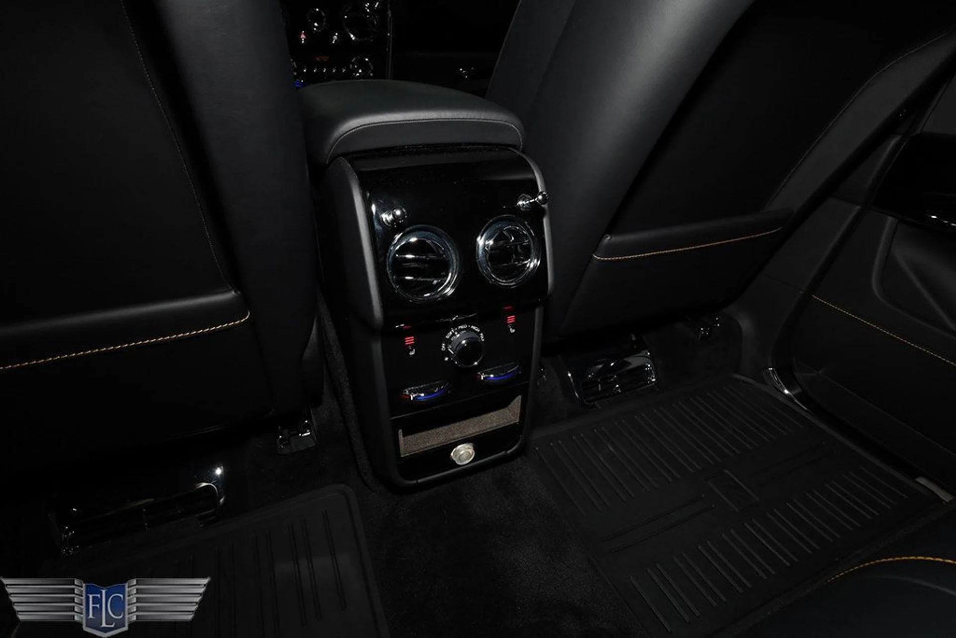 mph023_1671074248_used_2024_rolls_royce_cullinan_blackbadgesportutility_9689_22957854_24_1024_26d9fe5f2b