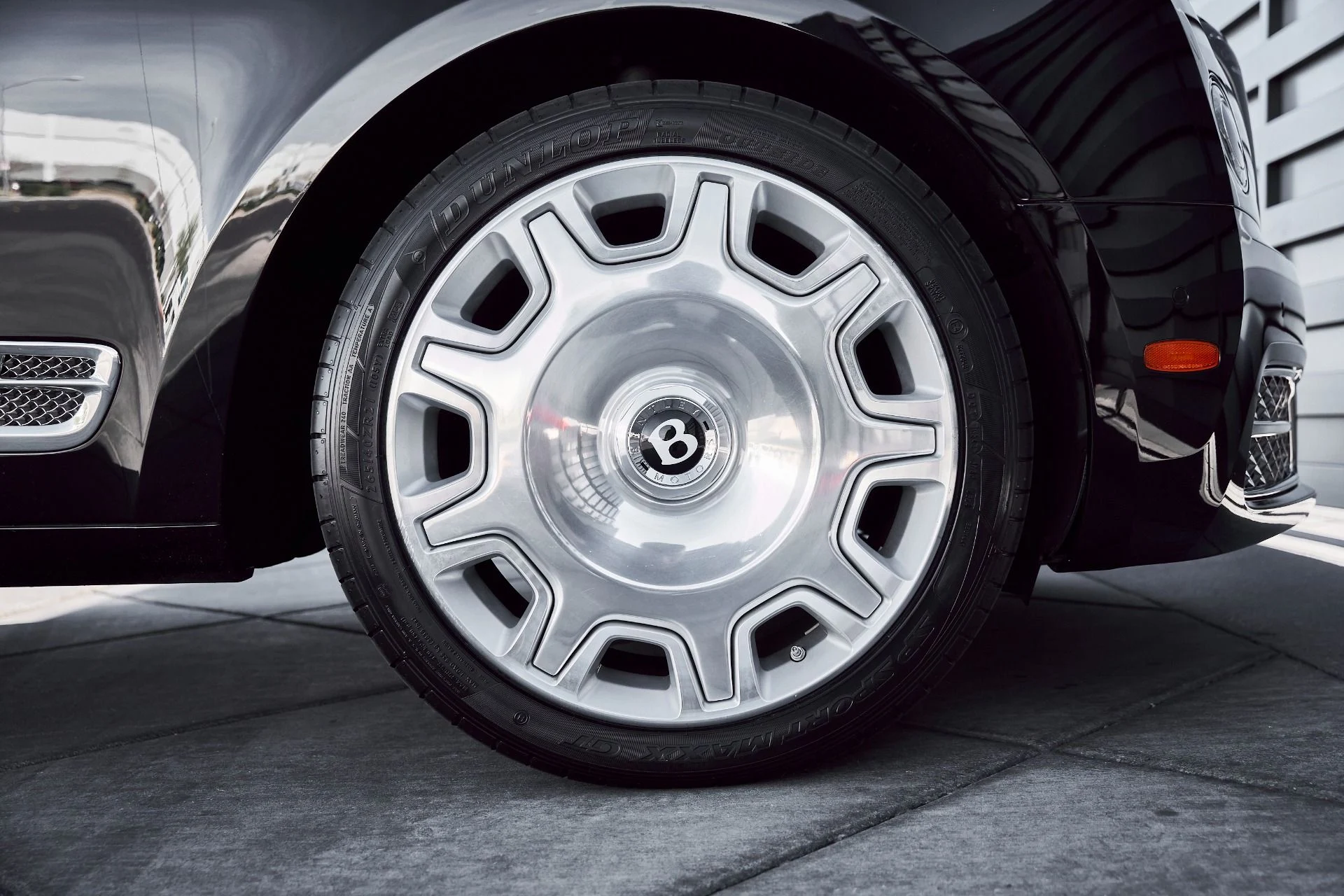 mph023_1671398437_Used_2019_Bentley_Mulsanne_Base_1773861352_ca9cc73aff