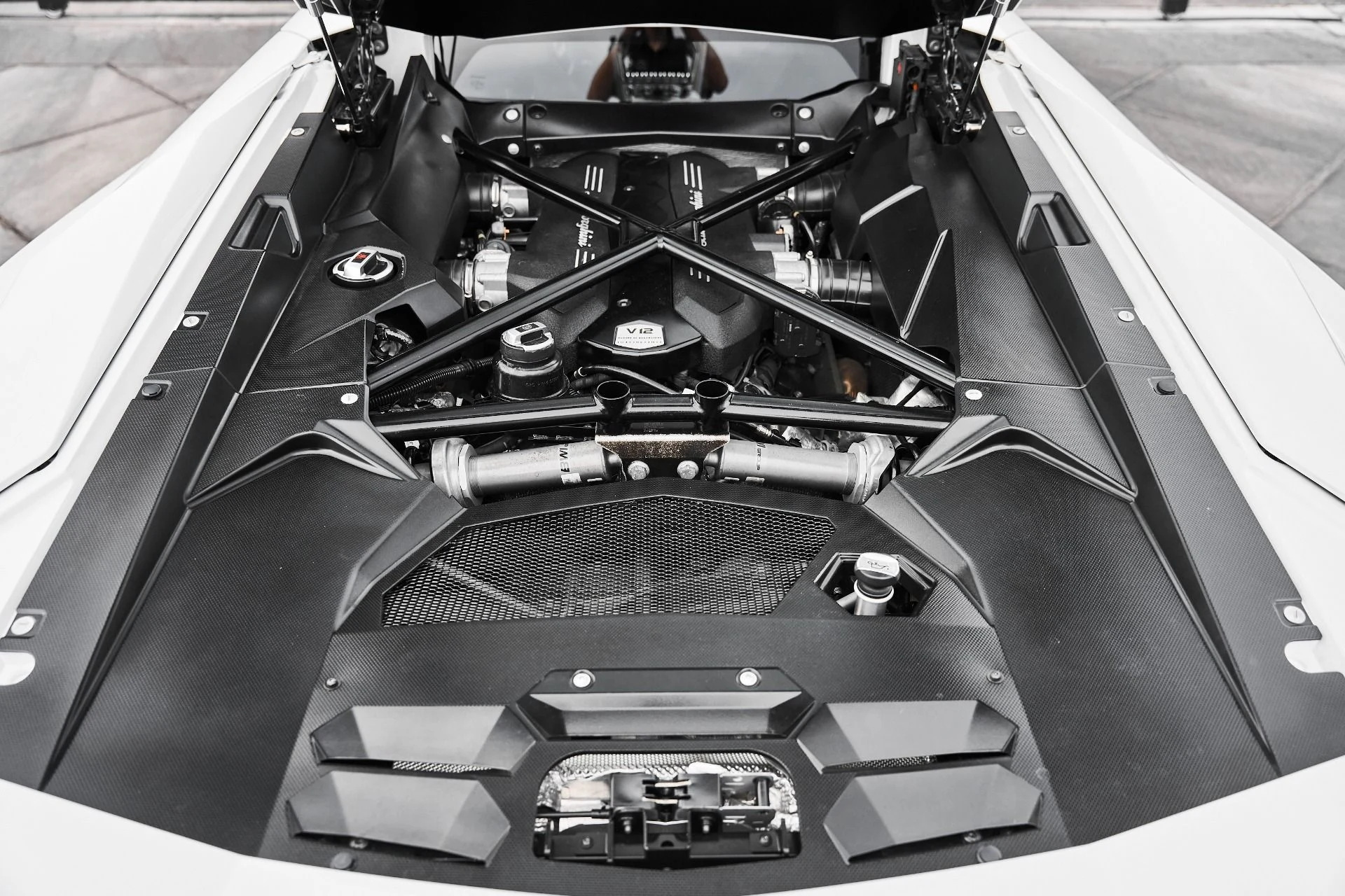 mph023_1672727259_Used_2018_Lamborghini_Aventador_S_Base_1775006845_3524bc73a6