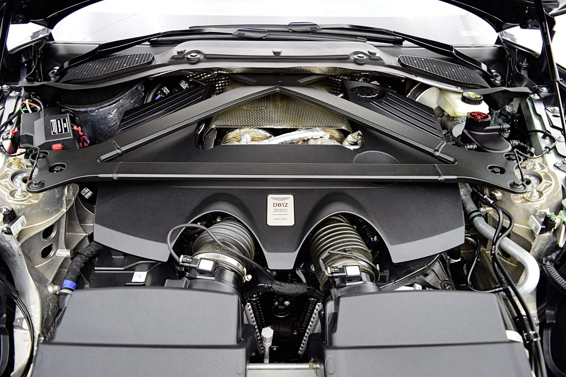 mph023_1673525240_Used_2024_Aston_Martin_DB_12_Coupe_07491298d8