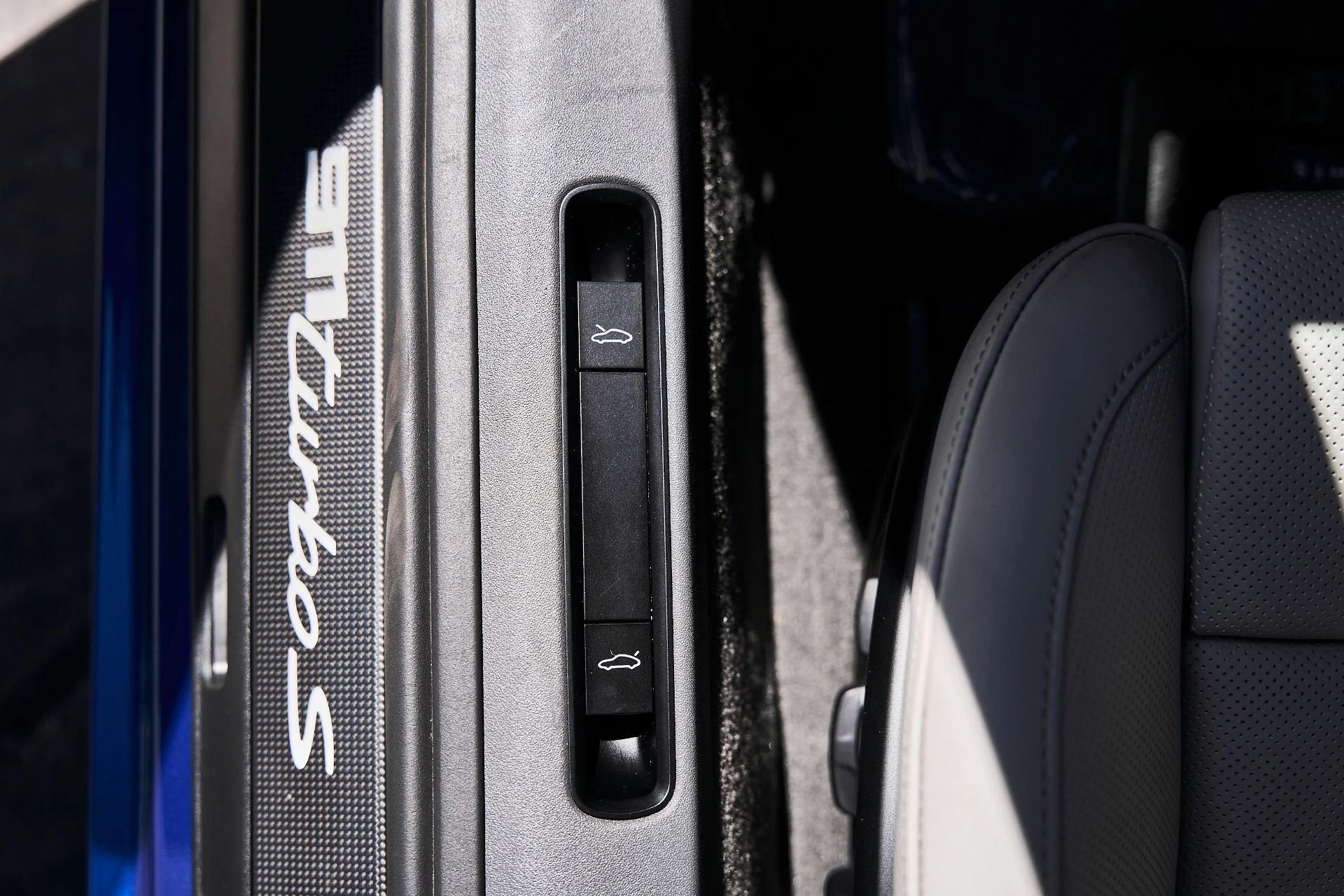 mph023_1676054941_Used_2025_Porsche_911_Turbo_S_1780446731_e27f4a7782