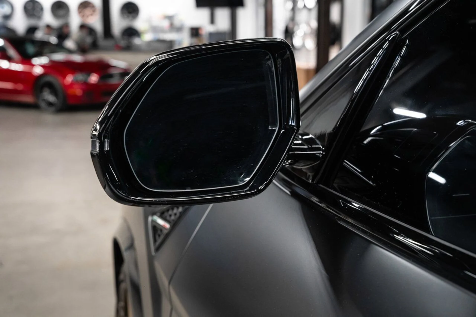 mph023_1678535436_lamborghini_urus_2023_36f242a538