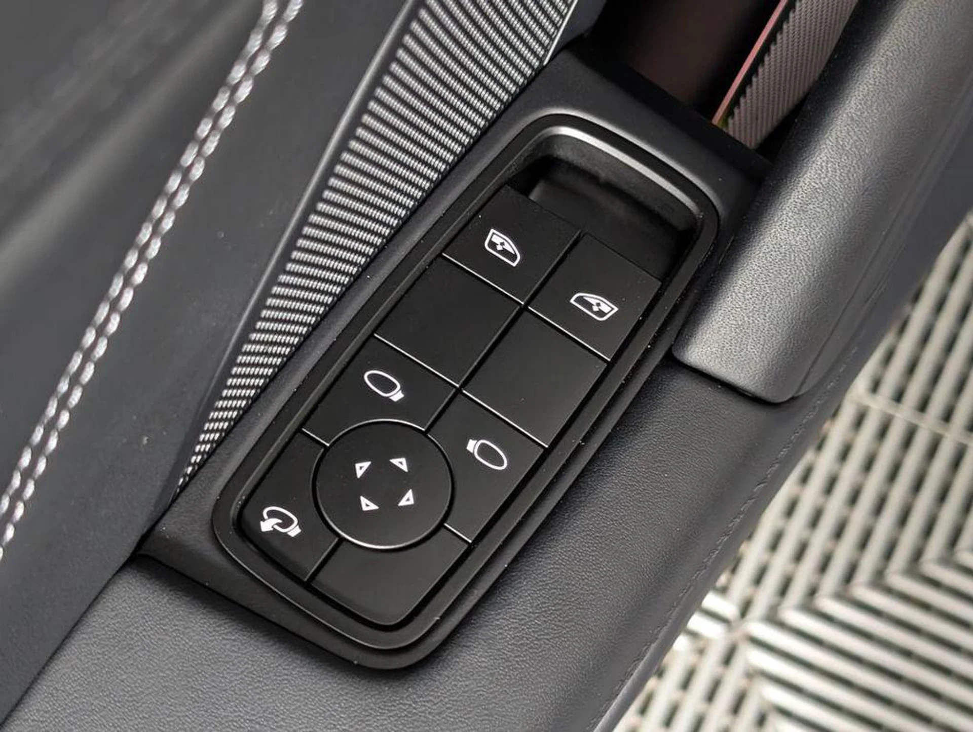 mph023_1680999636_9_N3_LW_8a_Kc2q_U8_U7_Mt_Ziw_Vs_YUN_3_I_5c879c6d8a