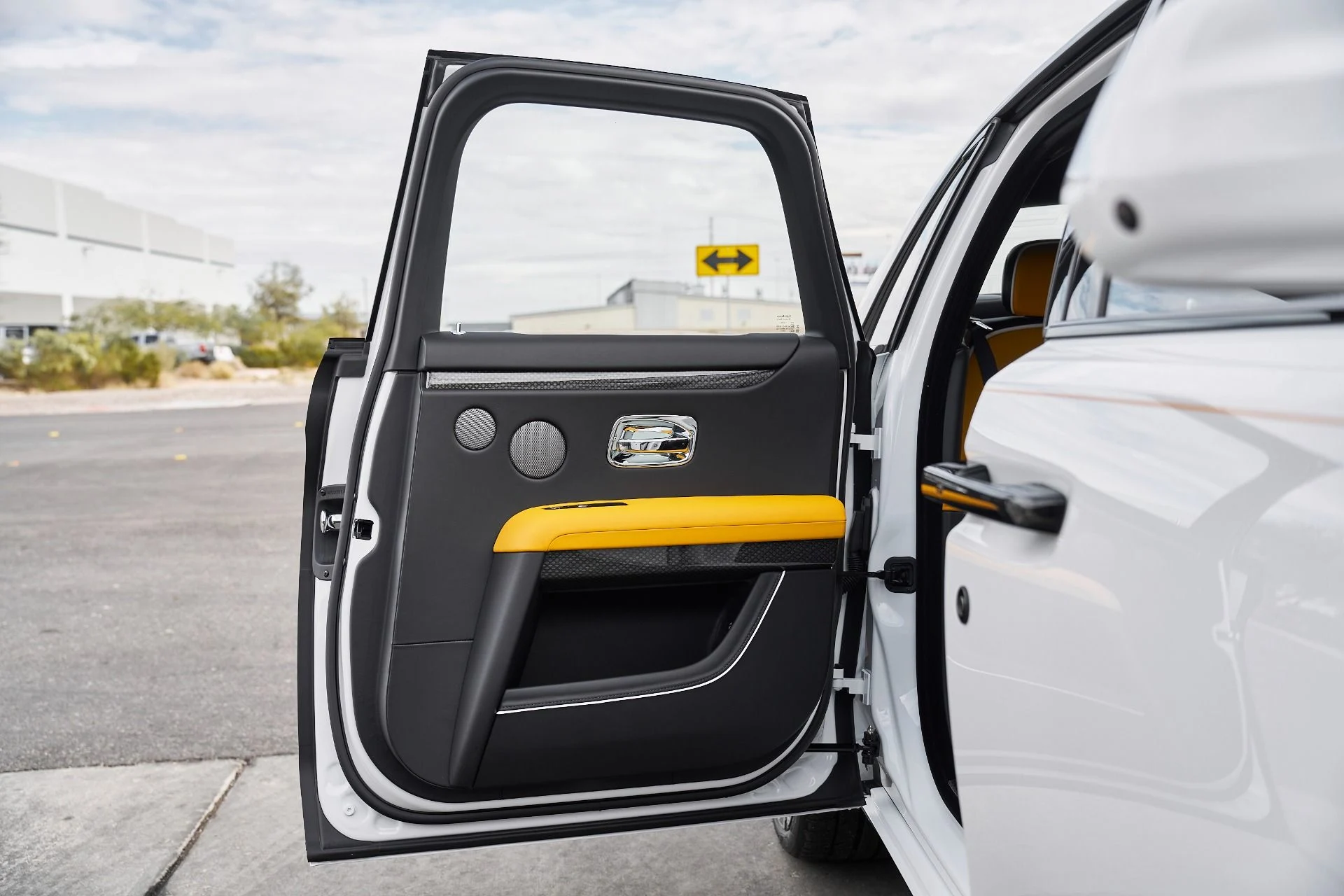 mph023_1681400929_Used_2025_Rolls_Royce_Ghost_Black_Badge_1763167770_ab0e7cf85a