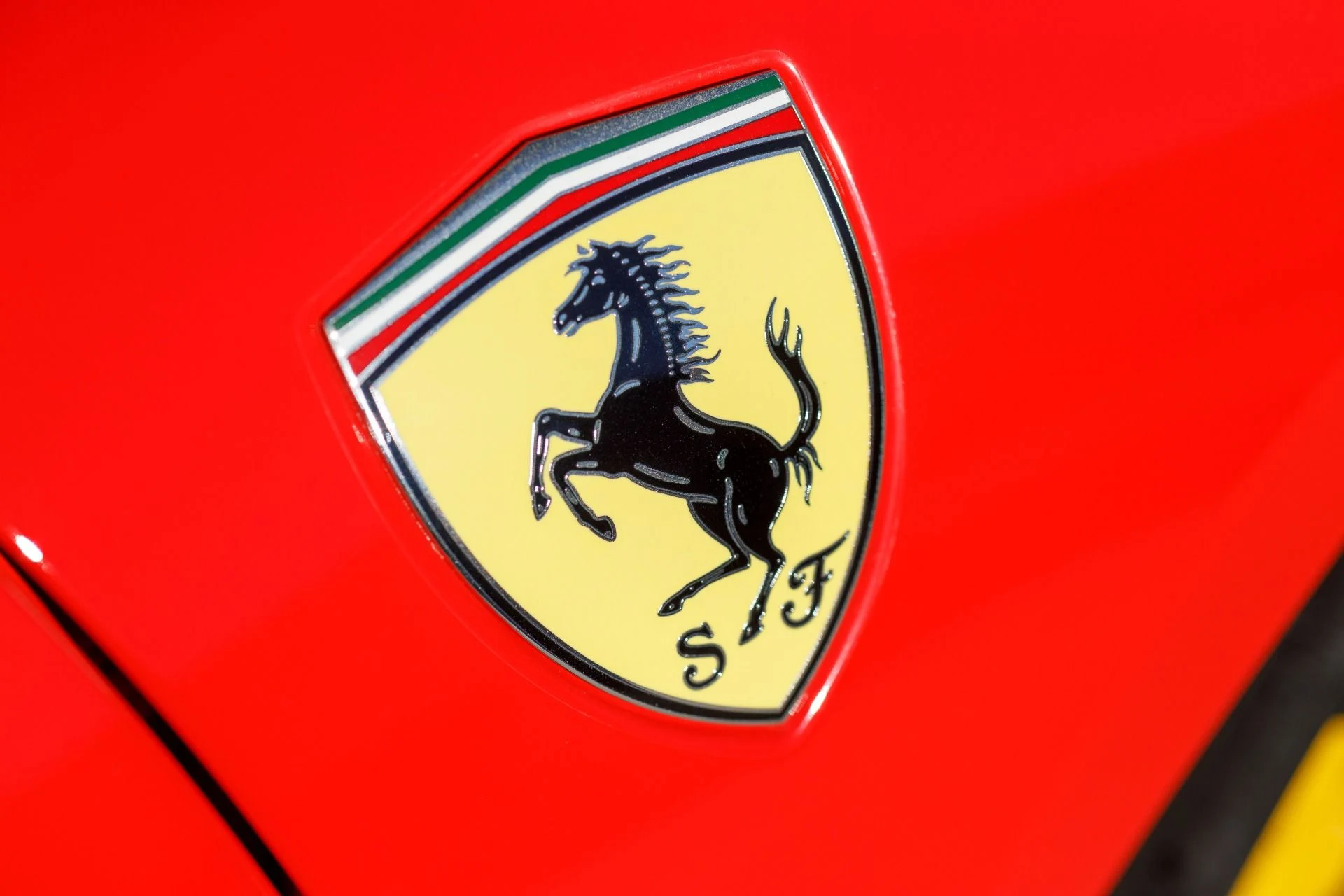 mph023_1684267787_Used_2020_Ferrari_488_Pista_1765914948_efd2e3fbb1