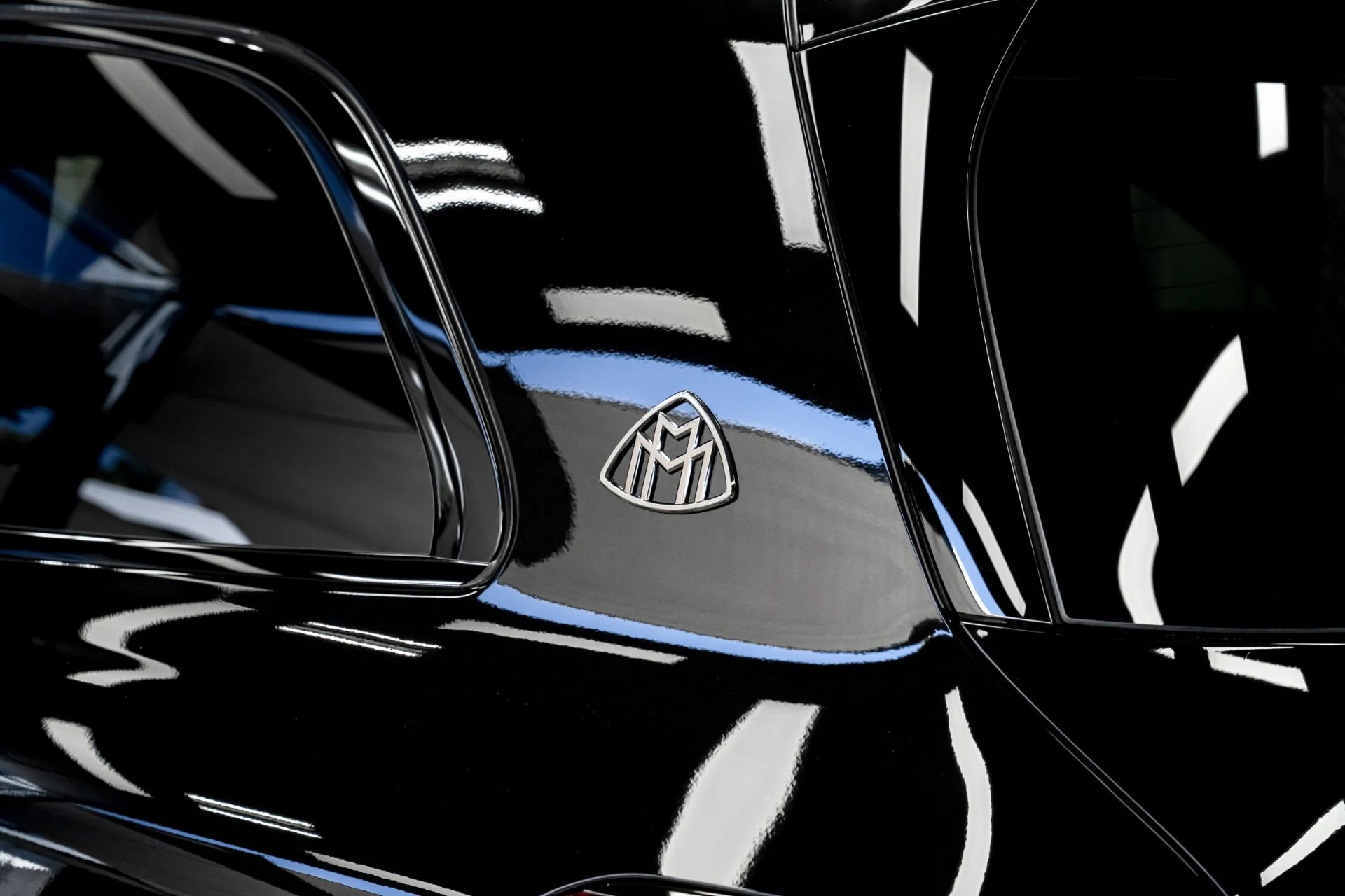 mph023_1686547820_Used_2025_Mercedes_Benz_Mercedes_Maybach_GLS_600_4_MATIC_1762198901_987831b664