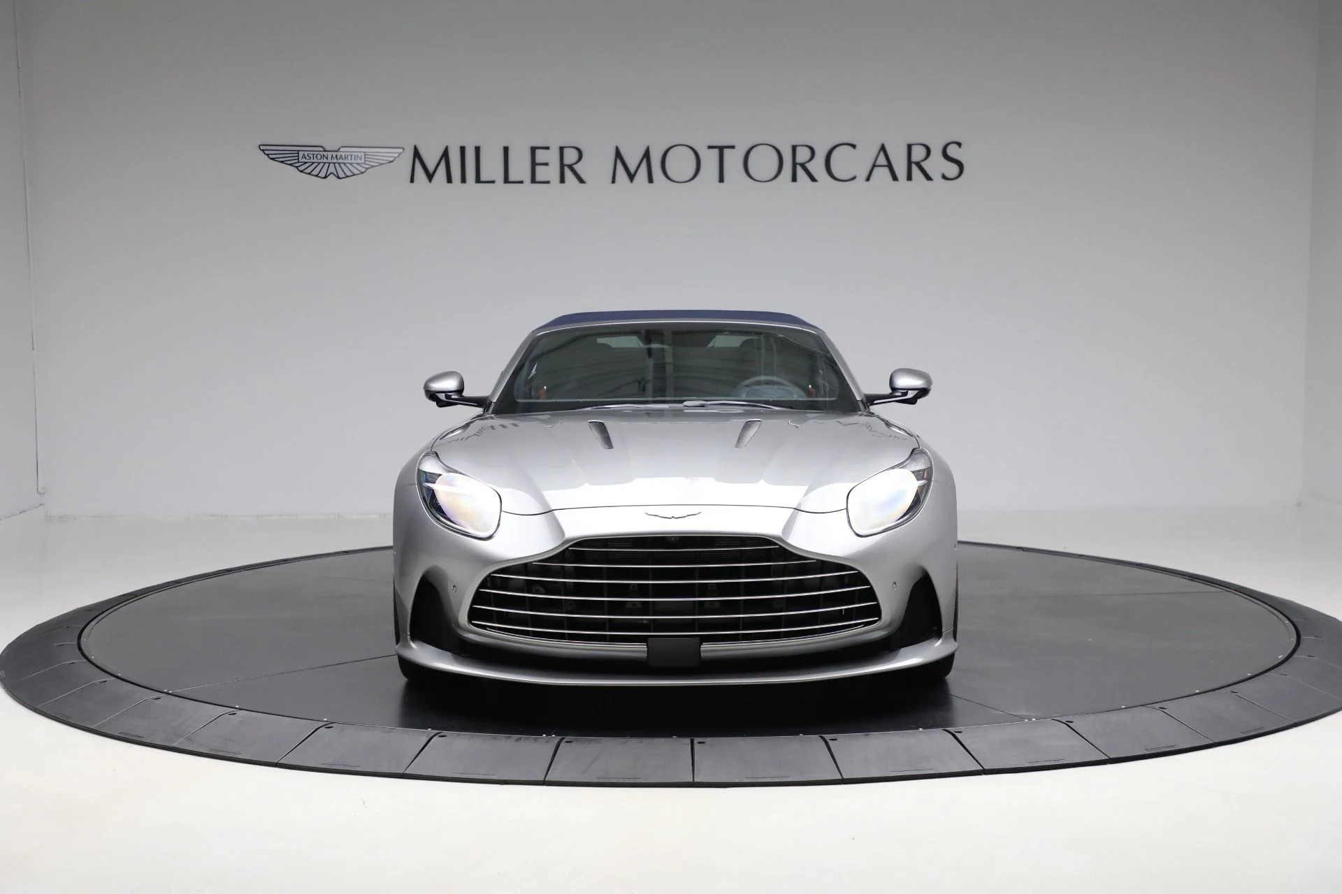 mph023_1687770844_New_2025_Aston_Martin_DB_12_Volante_33a66b2fb0