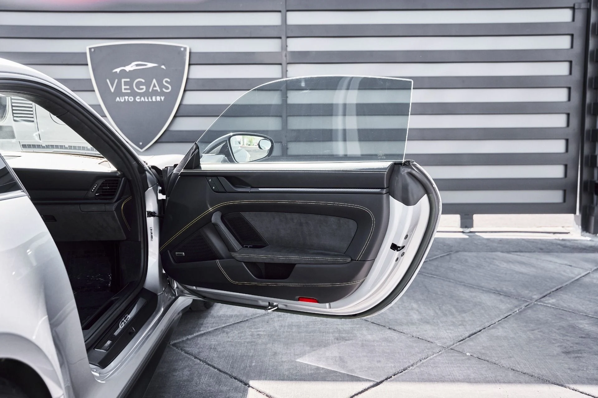 mph023_1712595579_Used_2023_Porsche_911_GT_3_1776823160_f847f10126