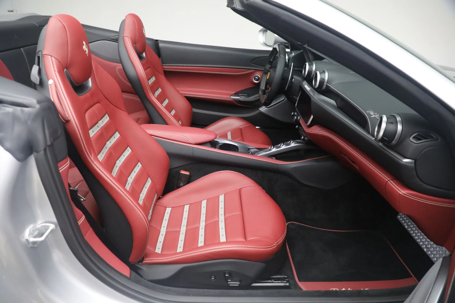 mph023_1717837106_Used_2022_Ferrari_Portofino_M_1761750007_143ea85028
