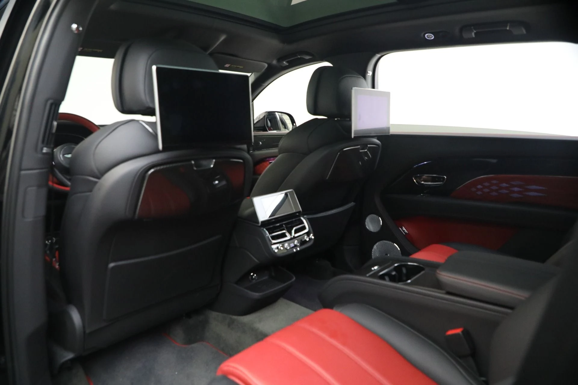 mph023_1719676645_Used_2023_Bentley_Bentayga_EWB_Azure_V8_First_Edition_1772501678_cc646195da