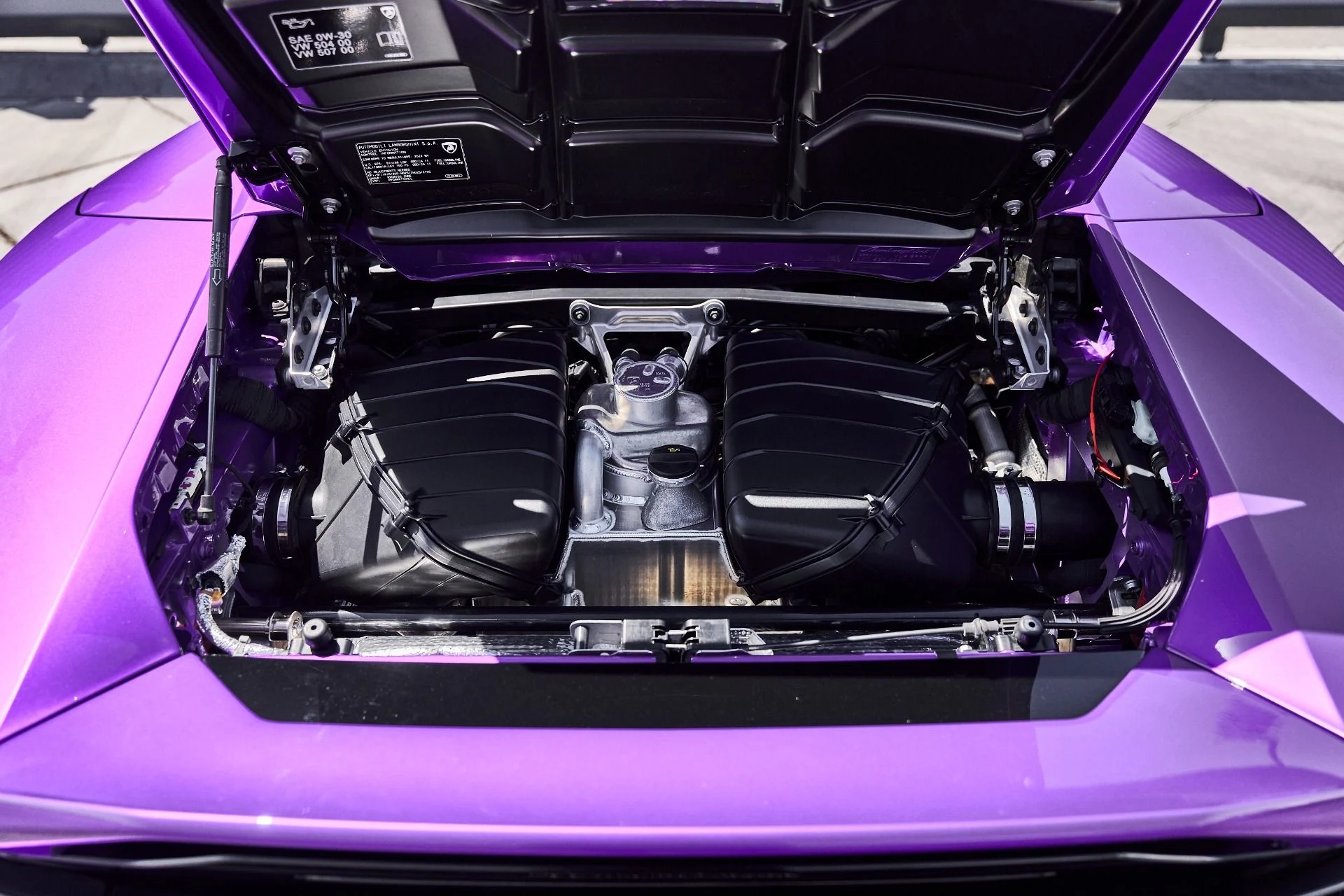 mph023_1723316810_Used_2024_Lamborghini_Huracan_EVO_Base_1776733861_45071e30ac